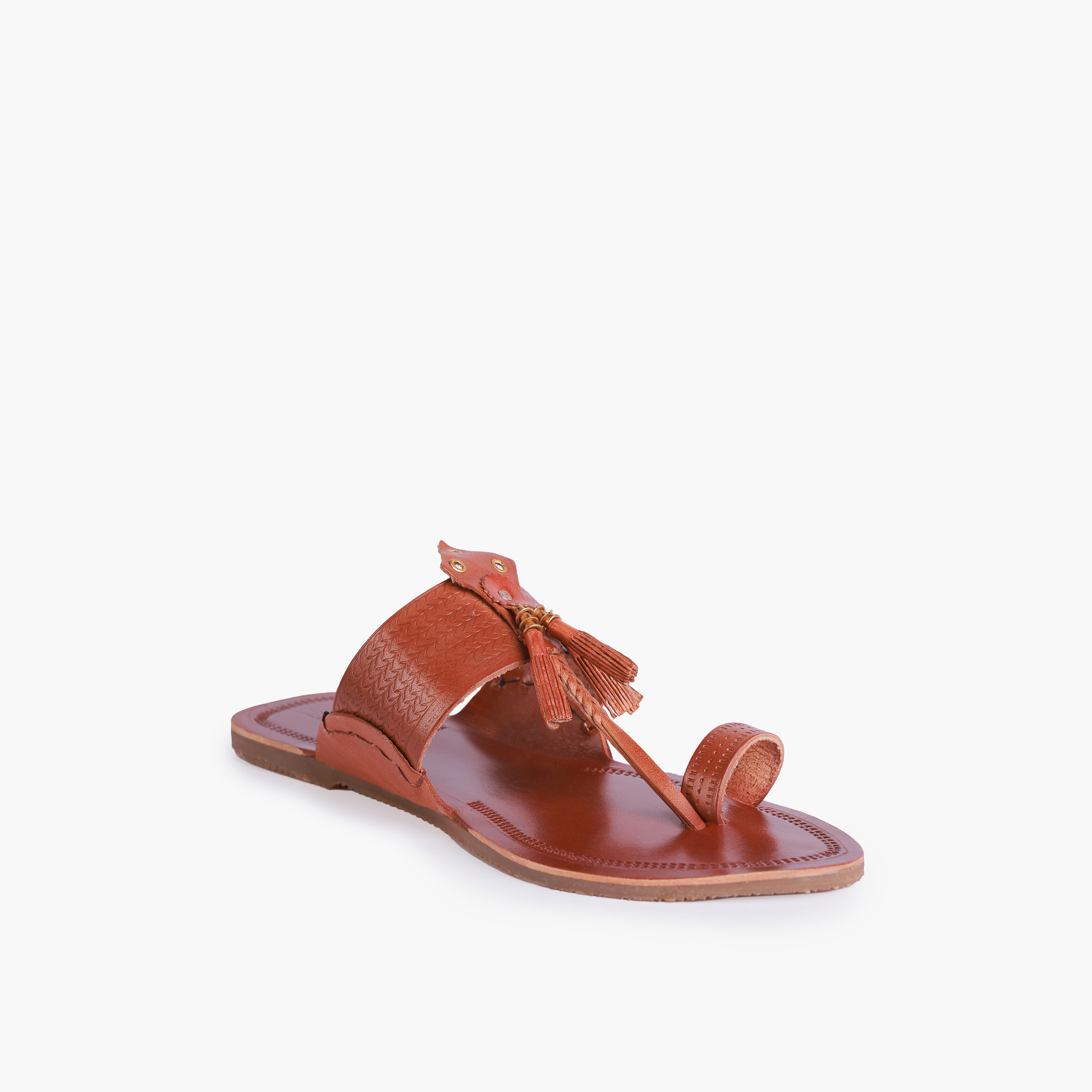 صندل جلد بتفاصيل شرابة للنساء من سيليست-women-shoes-sandals-flats-image-2