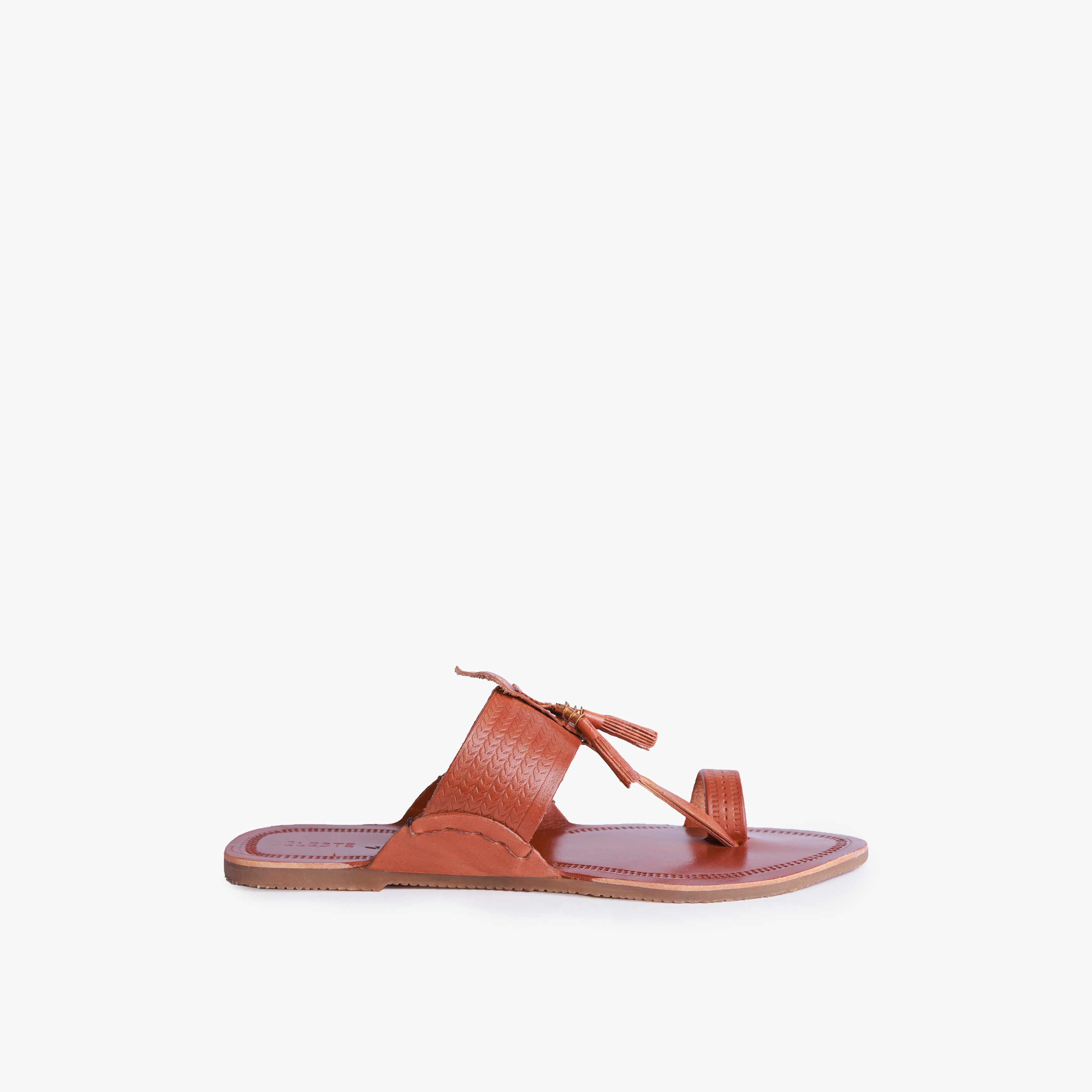 صندل جلد بتفاصيل شرابة للنساء من سيليست-women-shoes-sandals-flats-image-3