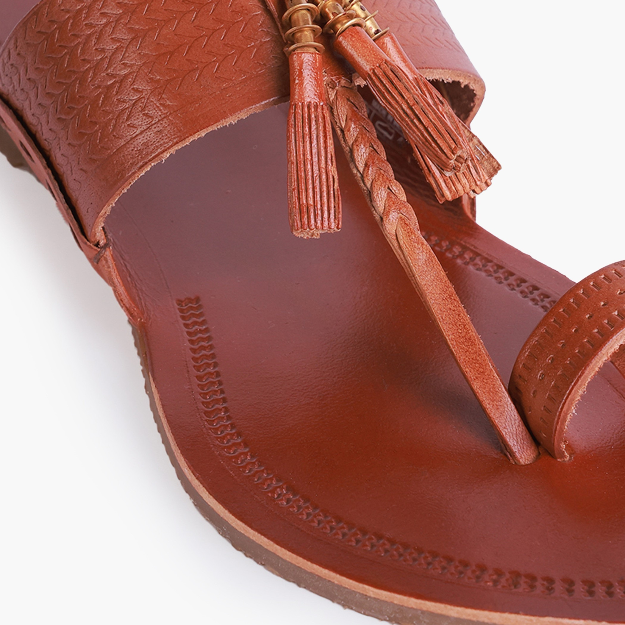 صندل جلد بتفاصيل شرابة للنساء من سيليست-women-shoes-sandals-flats-image-4