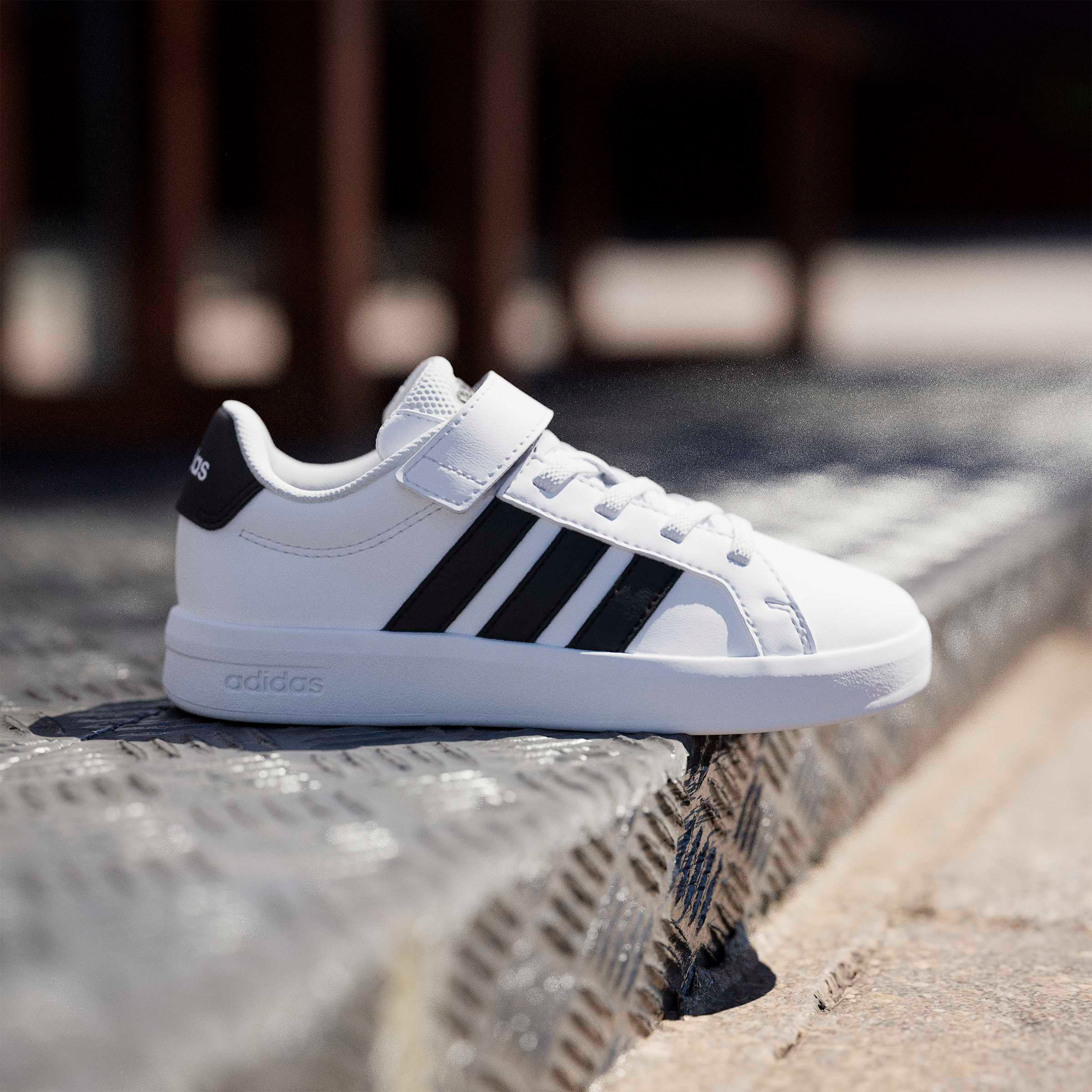 حذاء سنيكرز بشريط لاصق للكاحل جراند كورت 3.0 إي إل للأطفال من أديداس-girls-shoes-sneakers-image-8