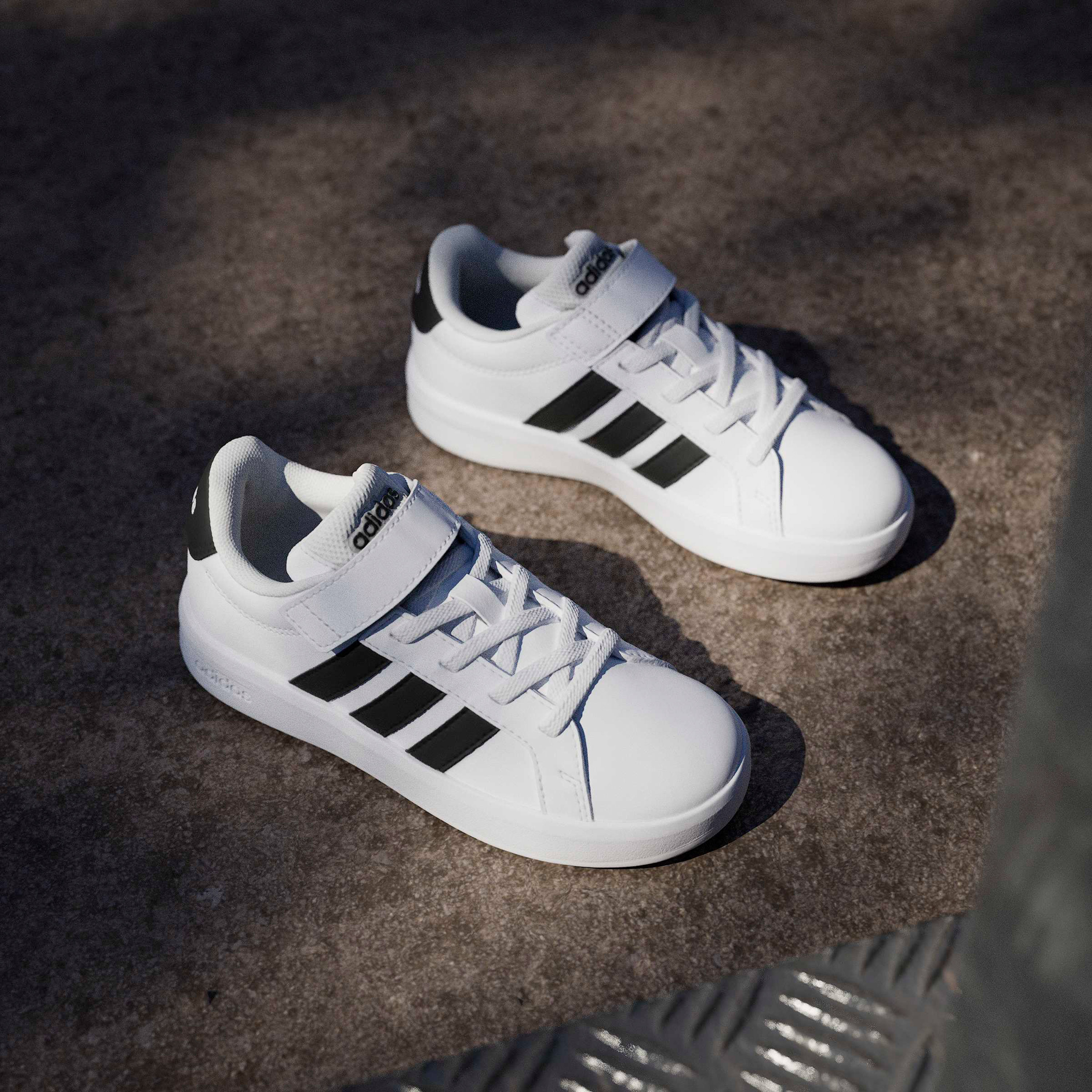 حذاء سنيكرز بشريط لاصق للكاحل جراند كورت 3.0 إي إل للأطفال من أديداس-girls-shoes-sneakers-image-9