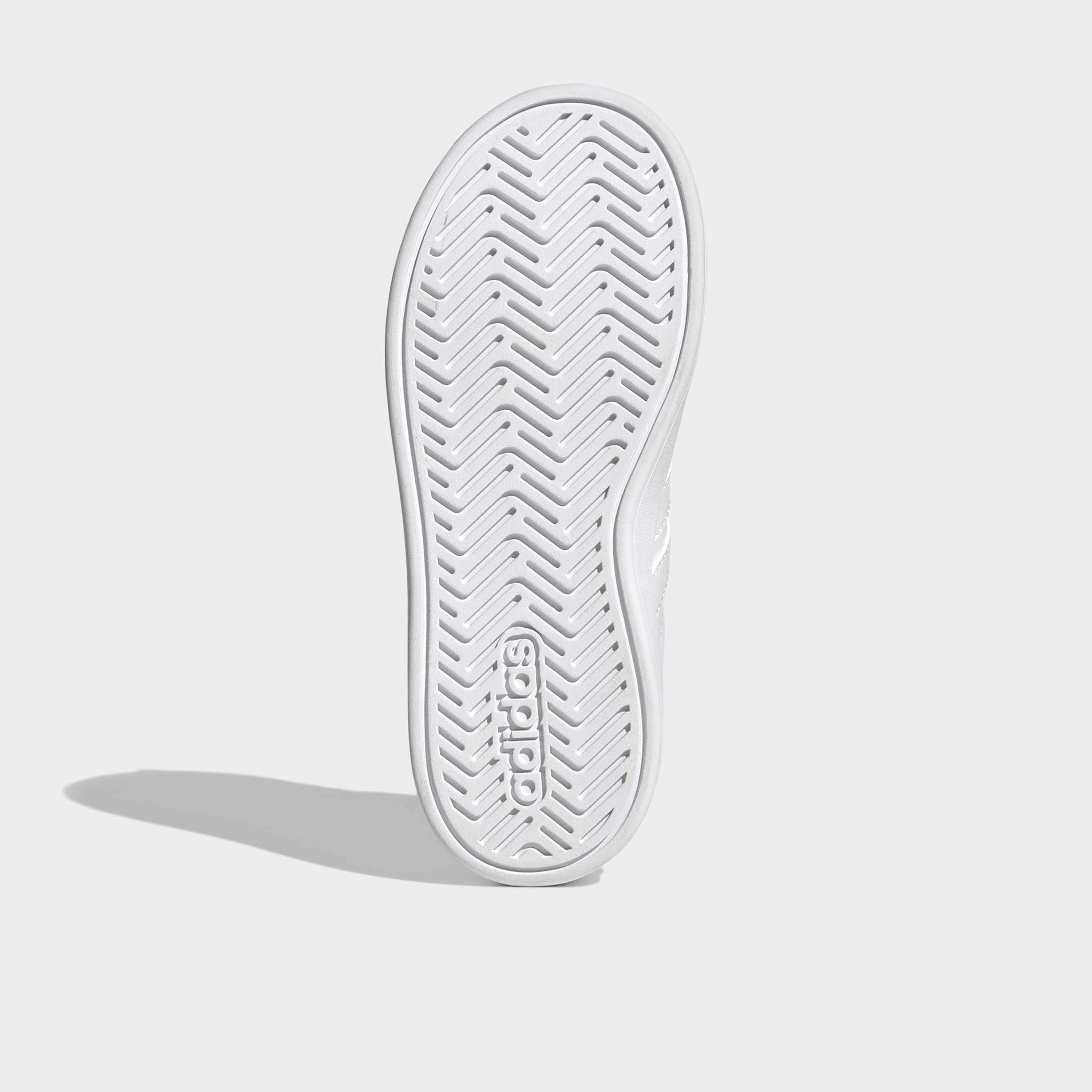 حذاء سنيكرز كاحل بشريط إغلاق جراند كورت 3.0 للأطفال من أديداس-girls-shoes-sneakers-image-4