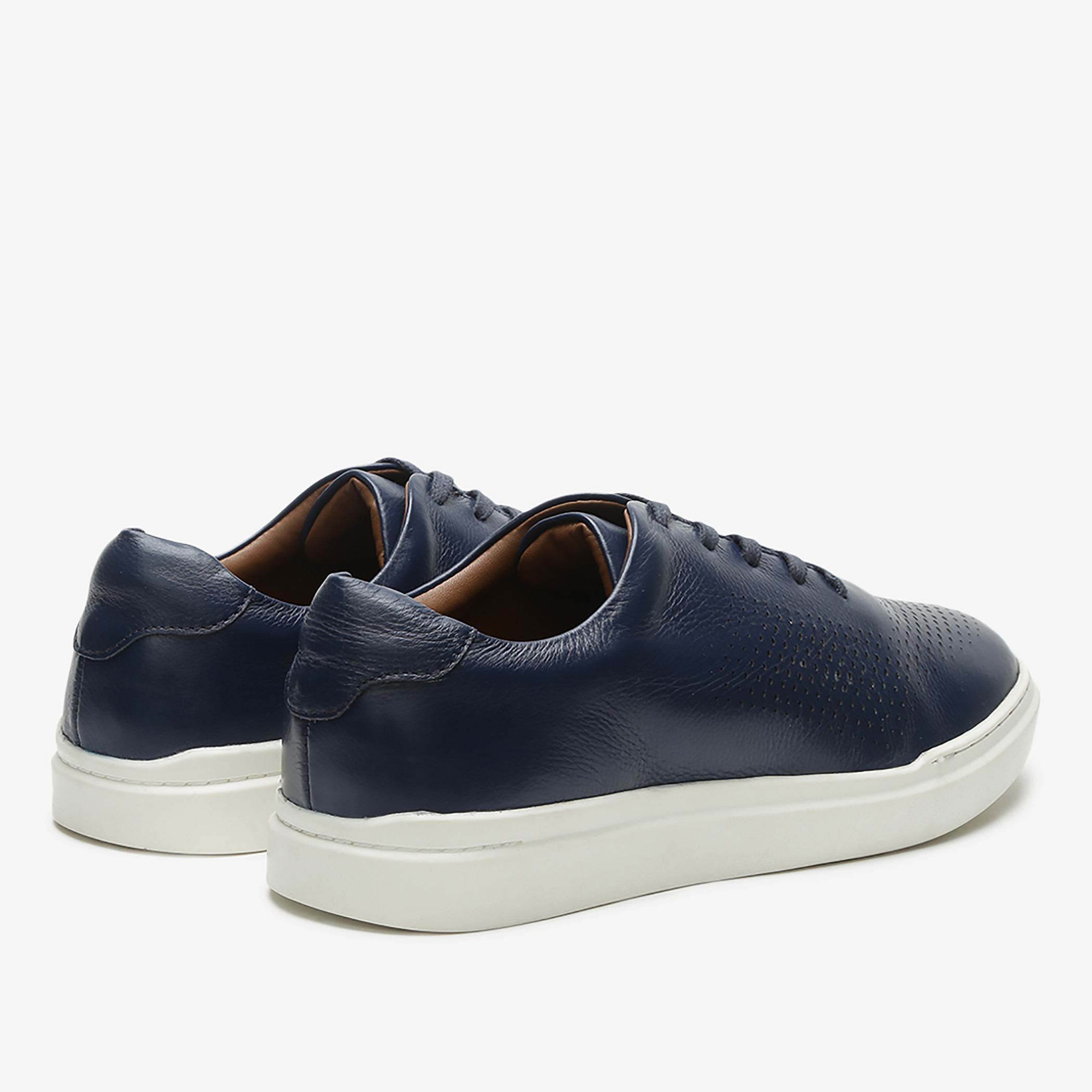 الرجال جلد كحلي أزرق دائري اصبع القدم منخفض أعلى سنيكرز-men-shoes-sneakers-image-4