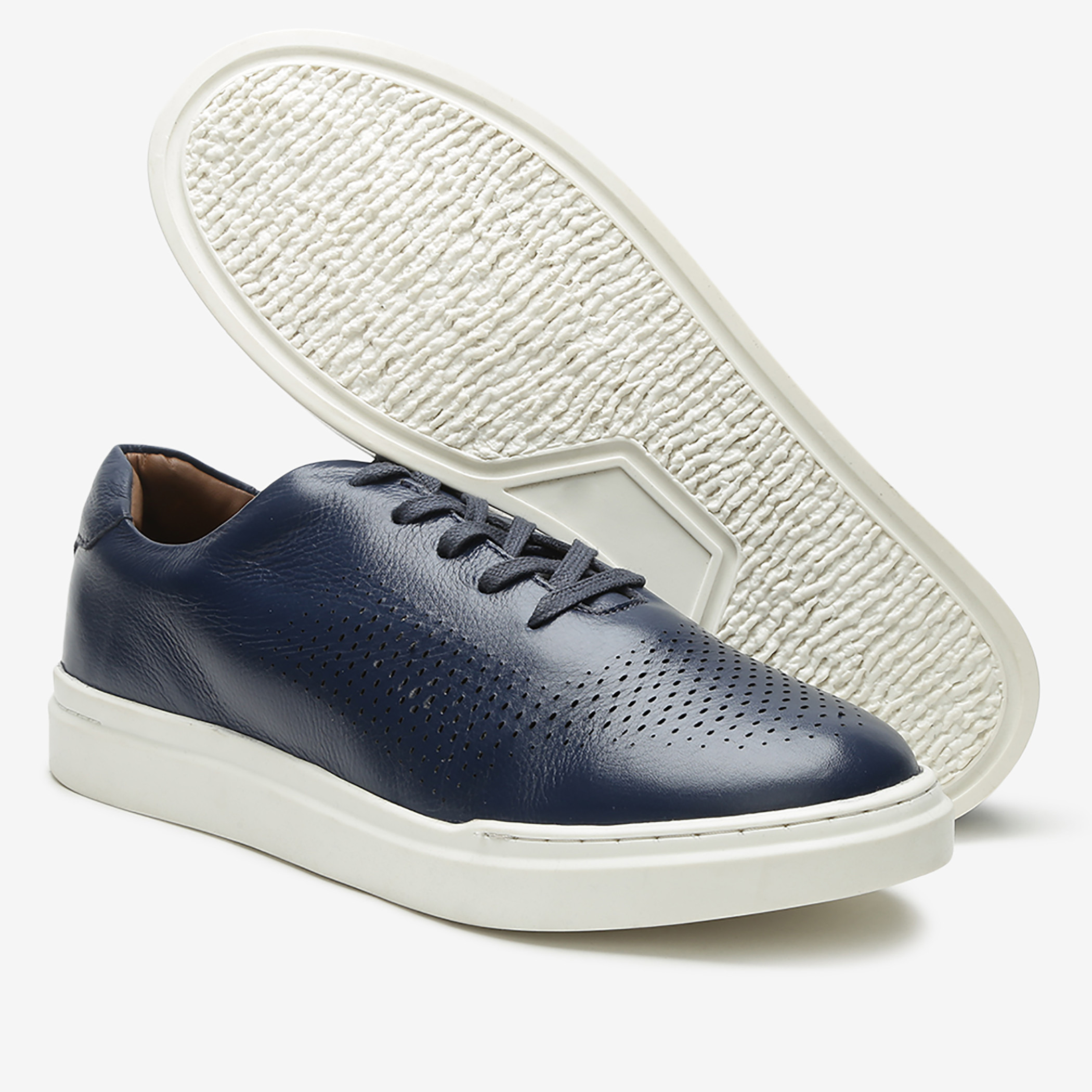 الرجال جلد كحلي أزرق دائري اصبع القدم منخفض أعلى سنيكرز-men-shoes-sneakers-image-2