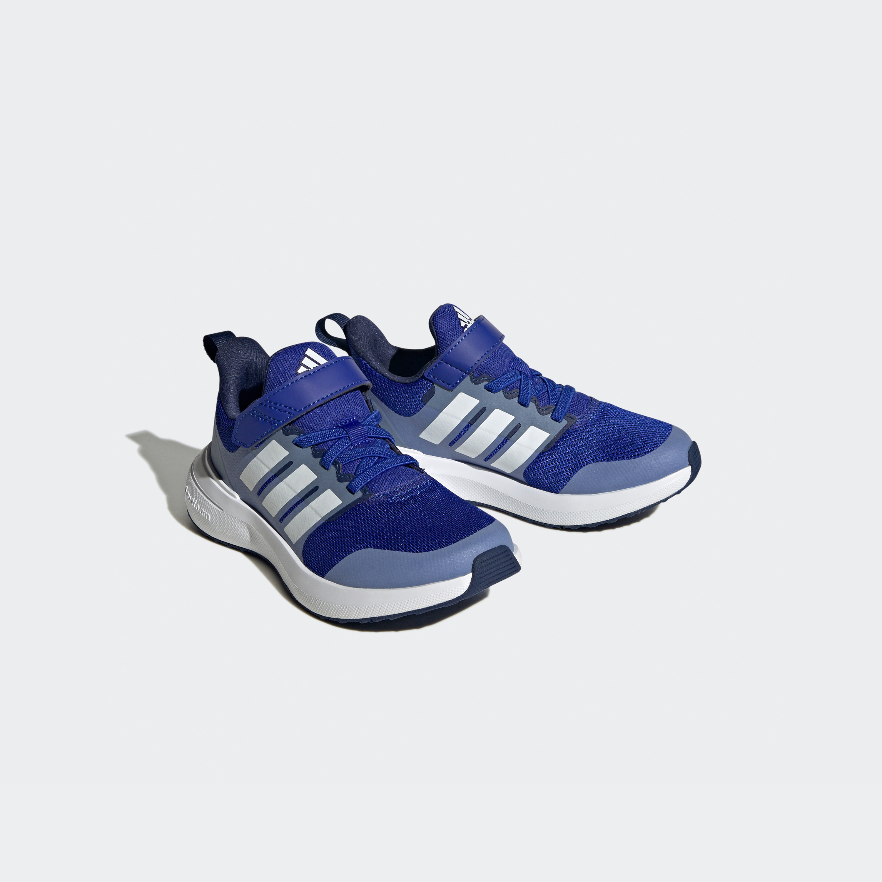 حذاء جري بنعل مبطّن وشريط إغلاق فورتارن 2.0 إي أي للأولاد من أديداس-sports-boys-shoes-image-1