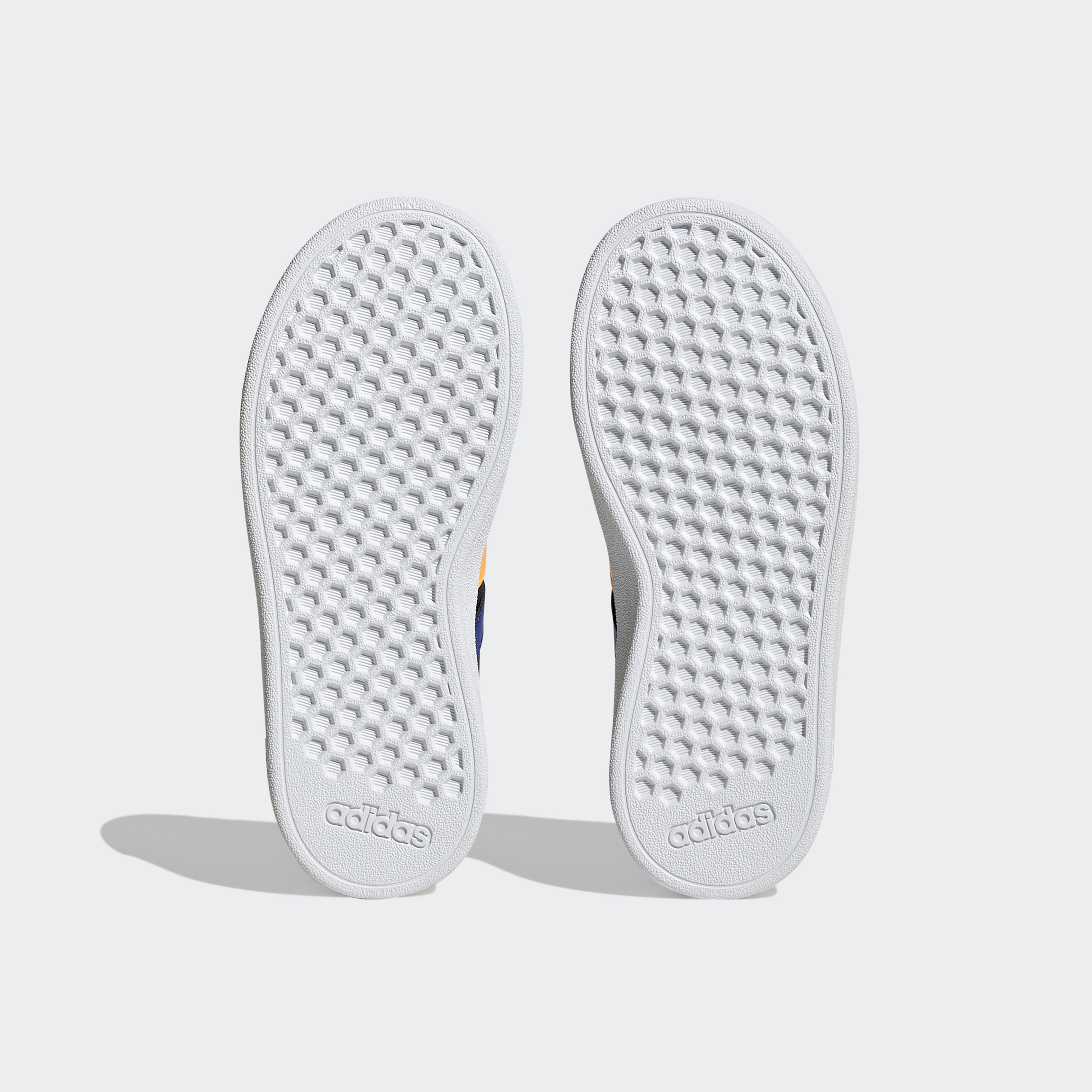 حذاء رياضي للأطفال جراند كورت لايف ستايل برباط من اديداس | او اي-sports-boys-shoes-image-5
