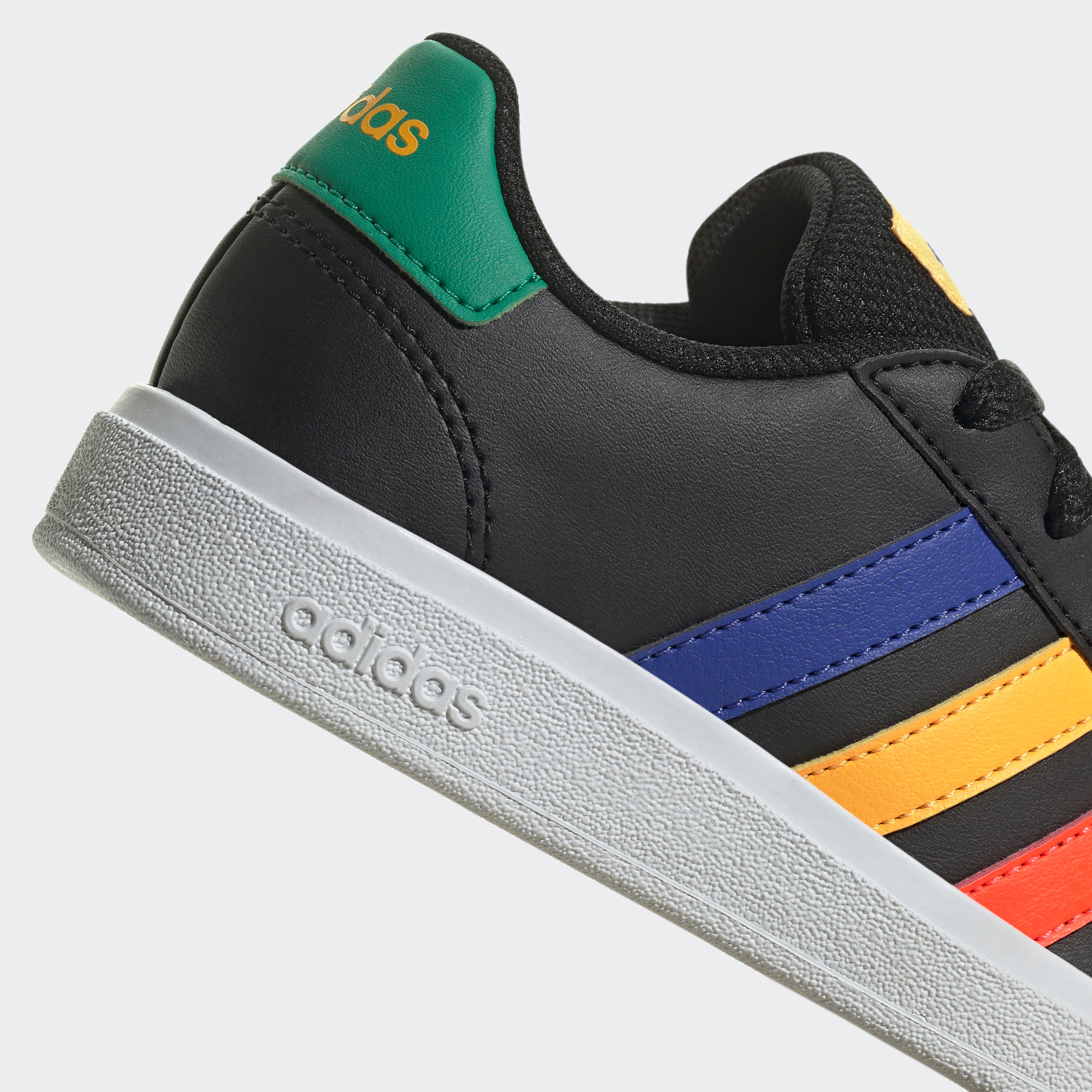 حذاء رياضي للأطفال جراند كورت لايف ستايل برباط من اديداس | او اي-sports-boys-shoes-image-7