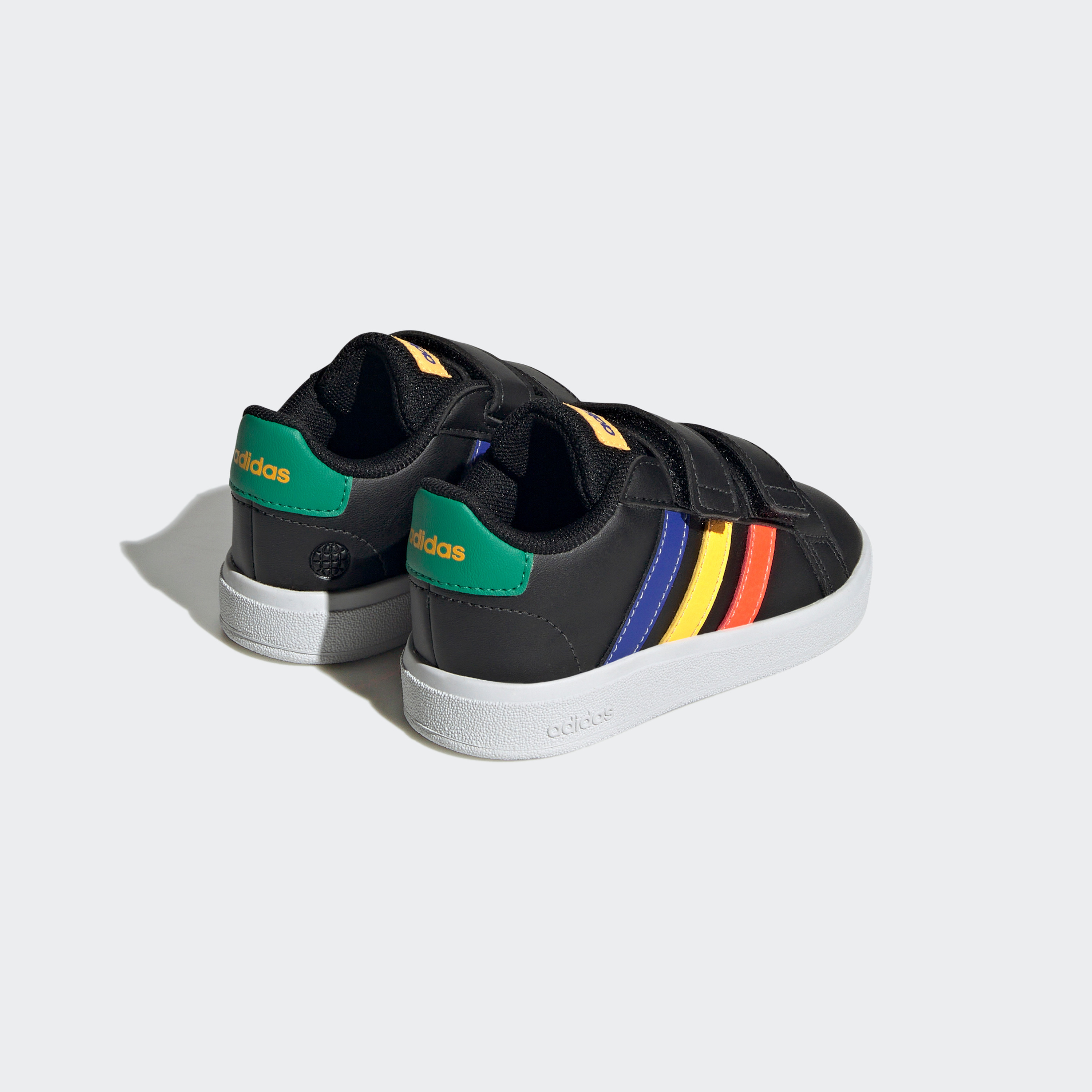 حذاء رياضي للأطفال جراند كورت لايف ستايل مزود بخطاف وحلقة من اديداس | او اي-sports-boys-shoes-image-6