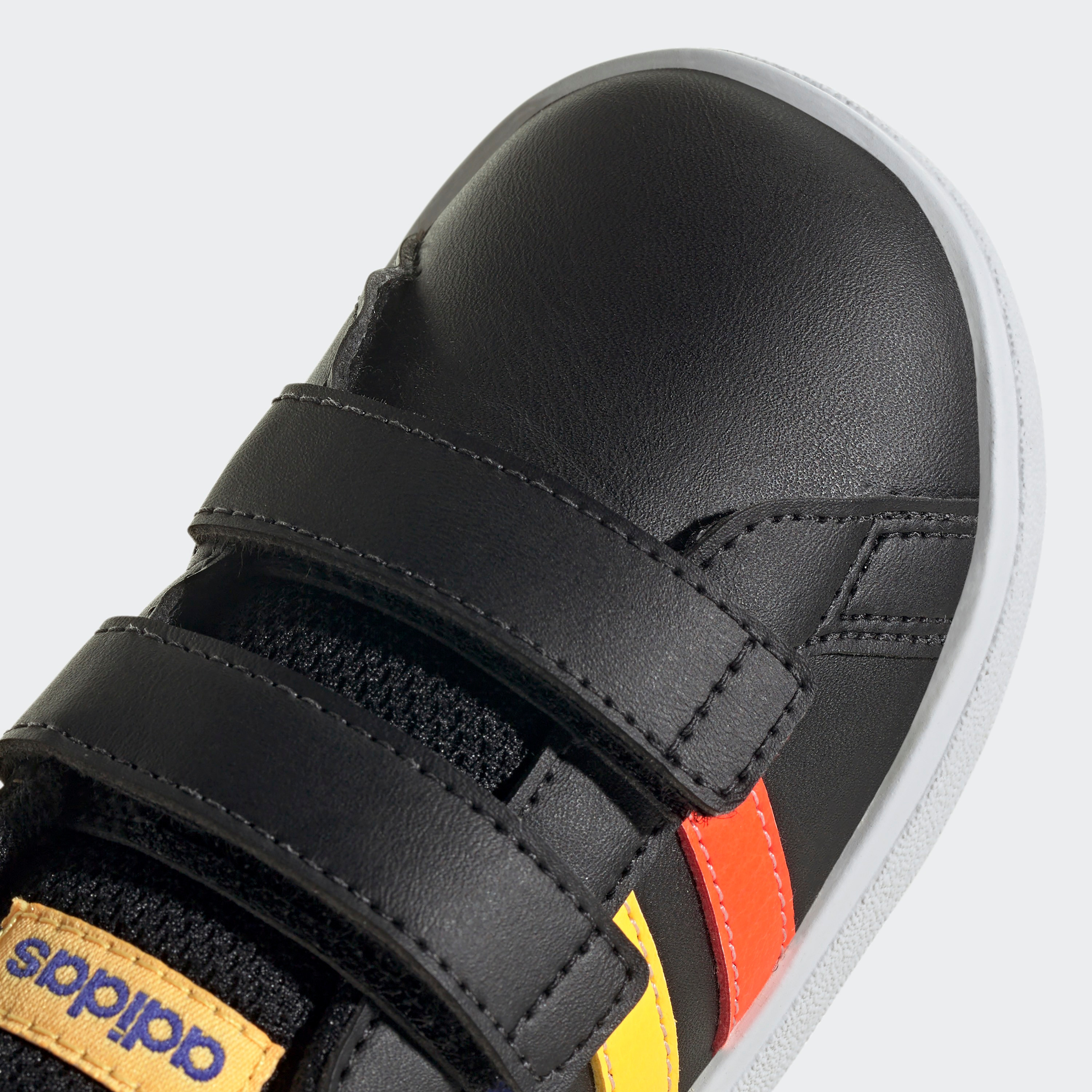حذاء رياضي للأطفال جراند كورت لايف ستايل مزود بخطاف وحلقة من اديداس | او اي-sports-boys-shoes-image-7