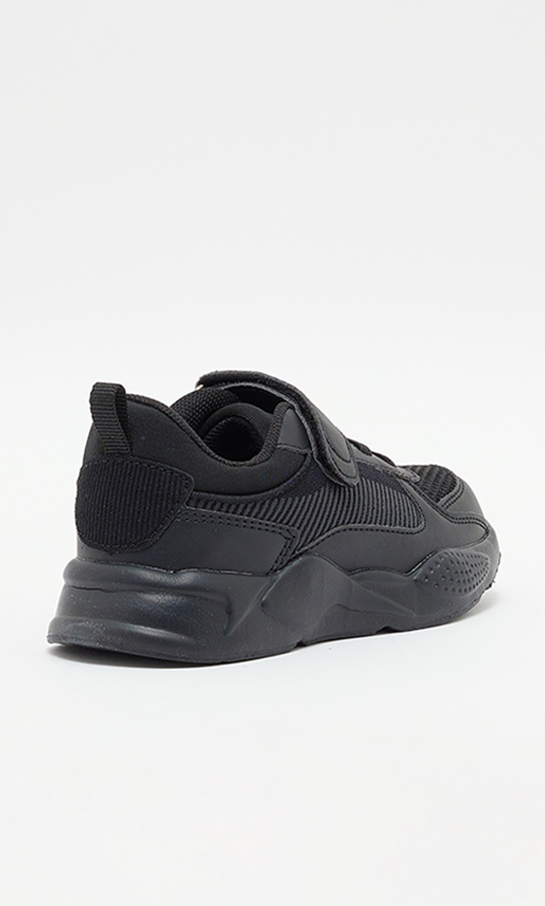 HPK-SS23-007 حذاء رياضي للأطفال برقبة منخفضة من هاش بابيز -boys-shoes-schoolshoes-image-3