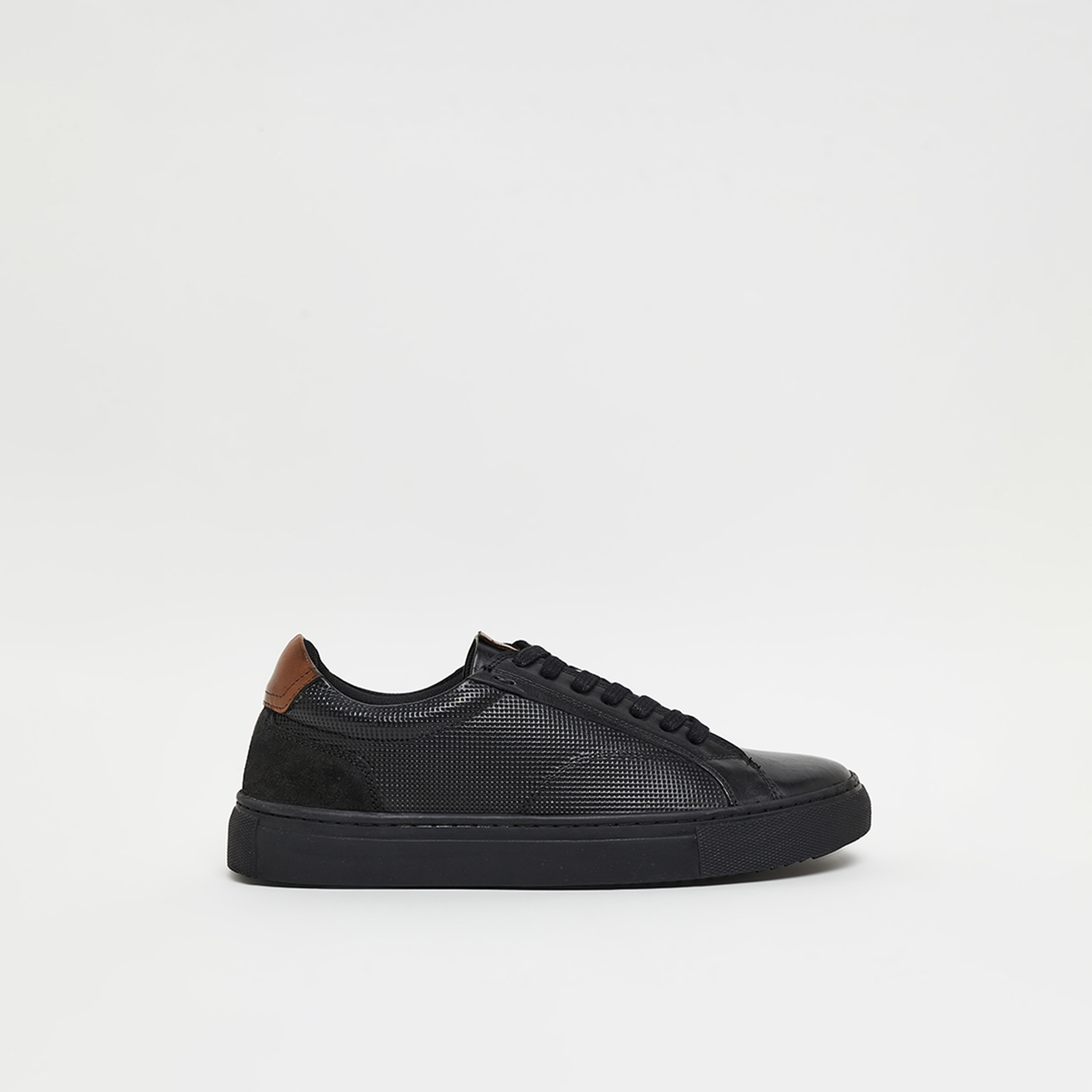 أحذية سنيكرز رجالية برباط من هاش بابيز | HPM-STOCKS1-men-shoes-sneakers-image-2