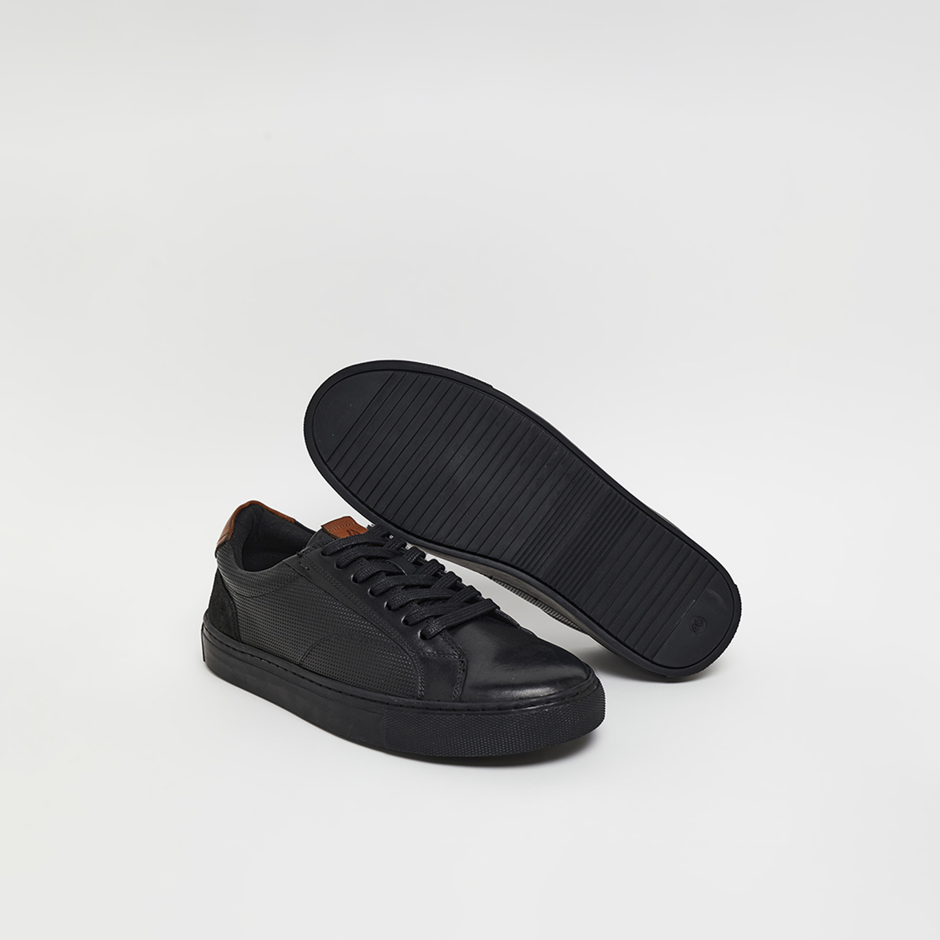 أحذية سنيكرز رجالية برباط من هاش بابيز | HPM-STOCKS1-men-shoes-sneakers-image-3