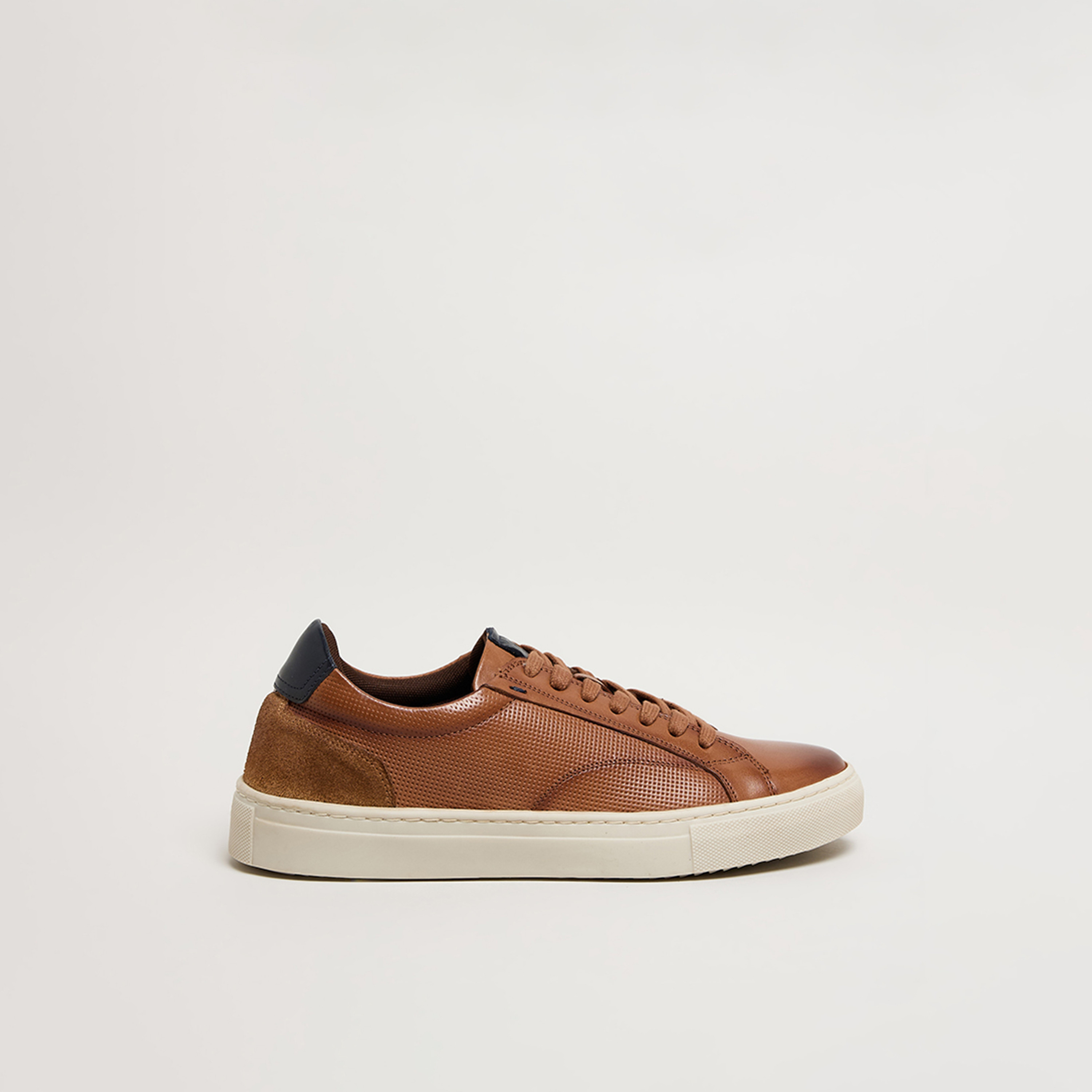 أحذية سنيكرز رجالية برباط من هاش بابيز | HPM-STOCKS1-men-shoes-sneakers-image-2