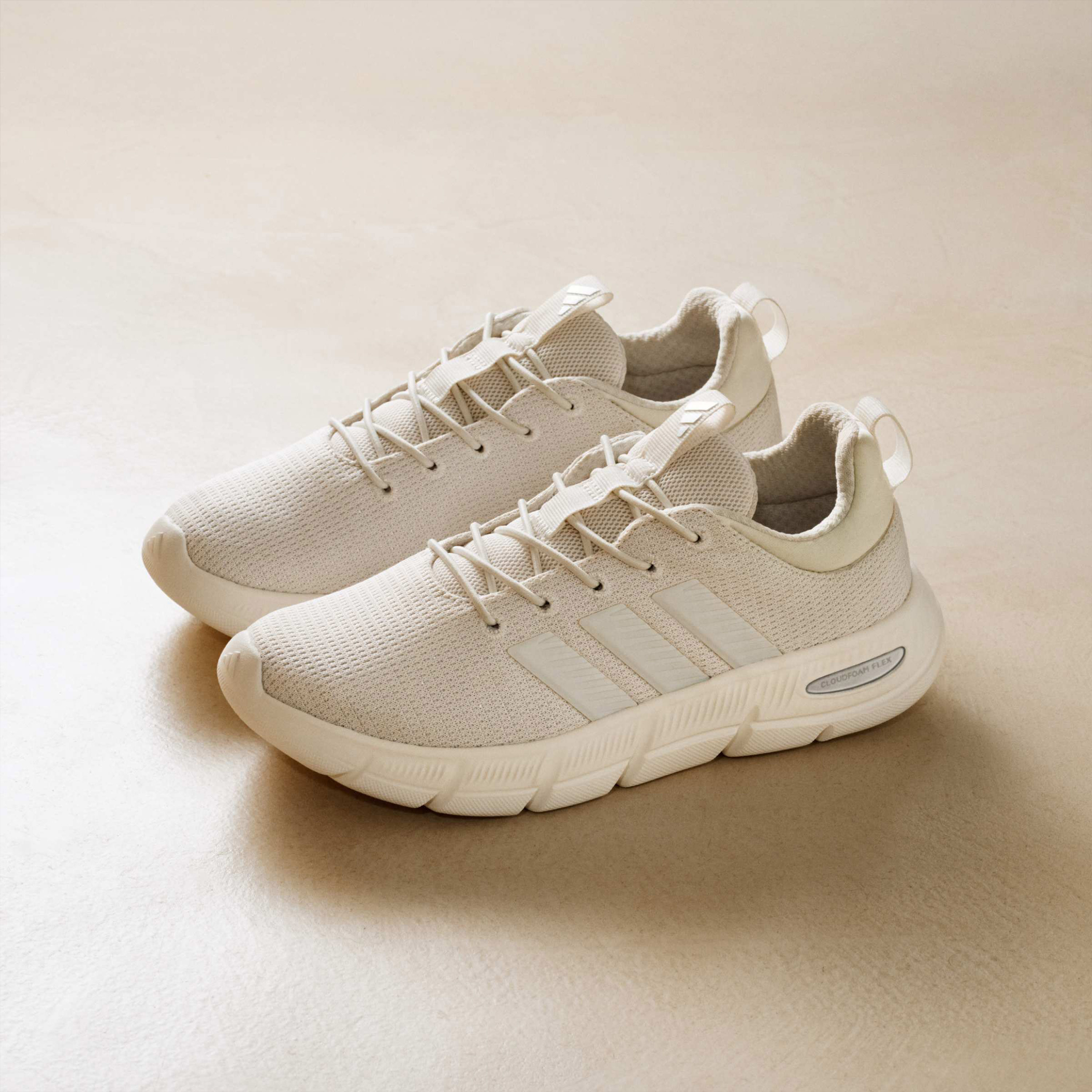 حذاء سنيكرز سهل الارتداء للكاحل بأربطة مطاطية كلاودفوم فليكس للنساء من أديداس-women-shoes-sneakers-image-8