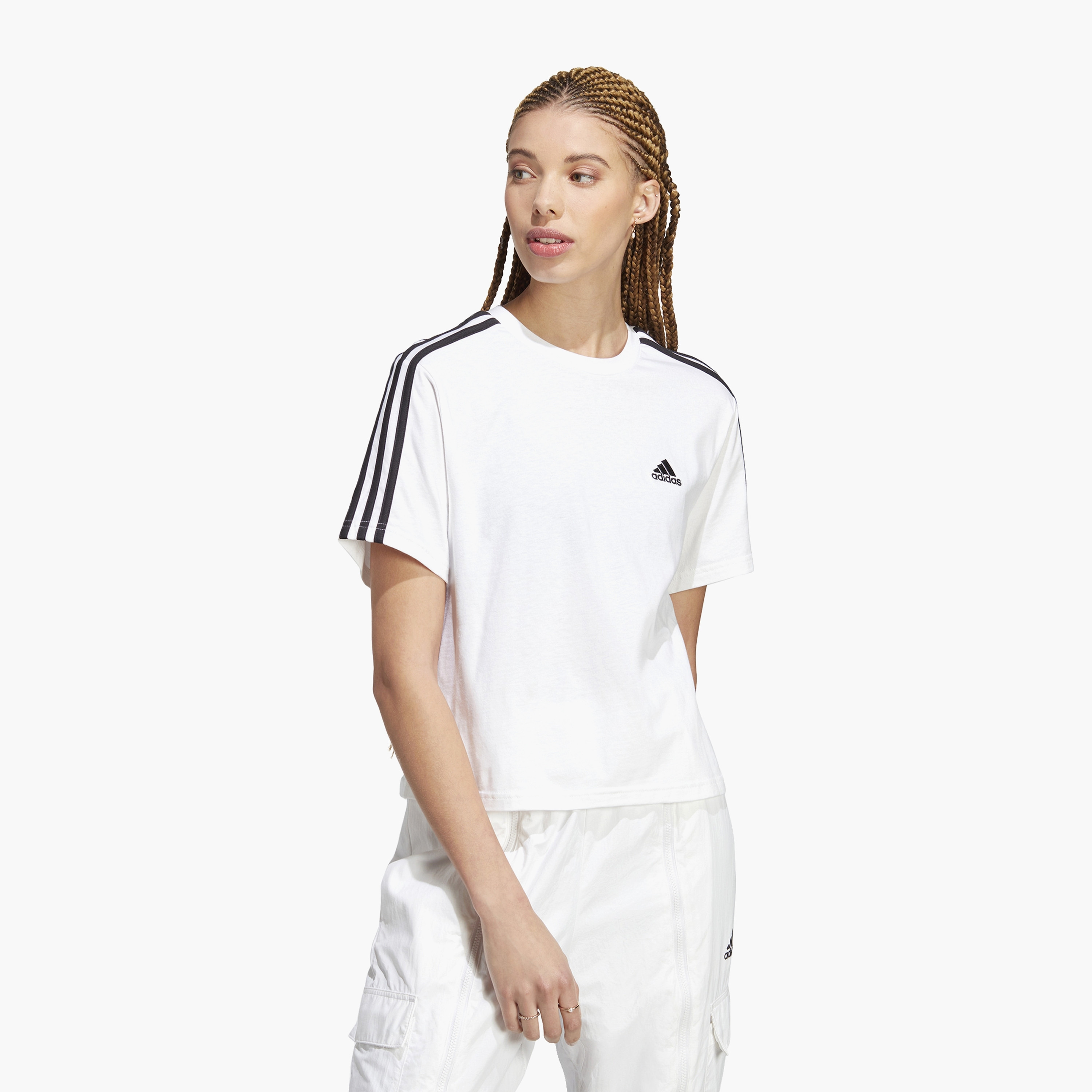 تي شيرت جيرسيه قصير واحد بثلاثة خطوط ذو إيسنشيالز من أديداس للنساء HR4915 | OE-sports-women-clothing-tshirtsandvests-image-1