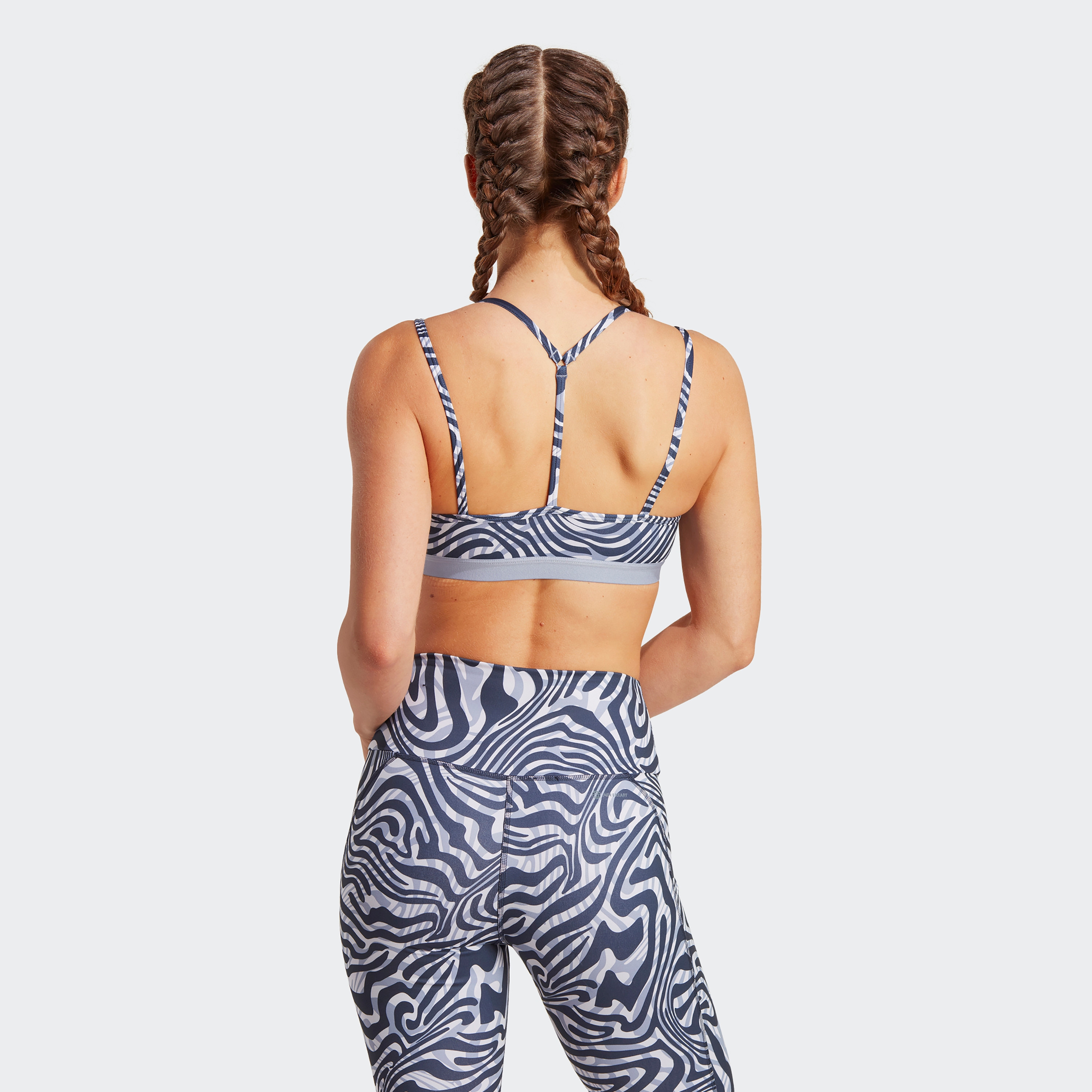  حمالة صدر رياضية لليوغا مطبوعة عليها اي اس اس ال اس ايه او بي بي للنساء من اديداس-women-clothing-sportswearandactivewear-sportsbras-image-4