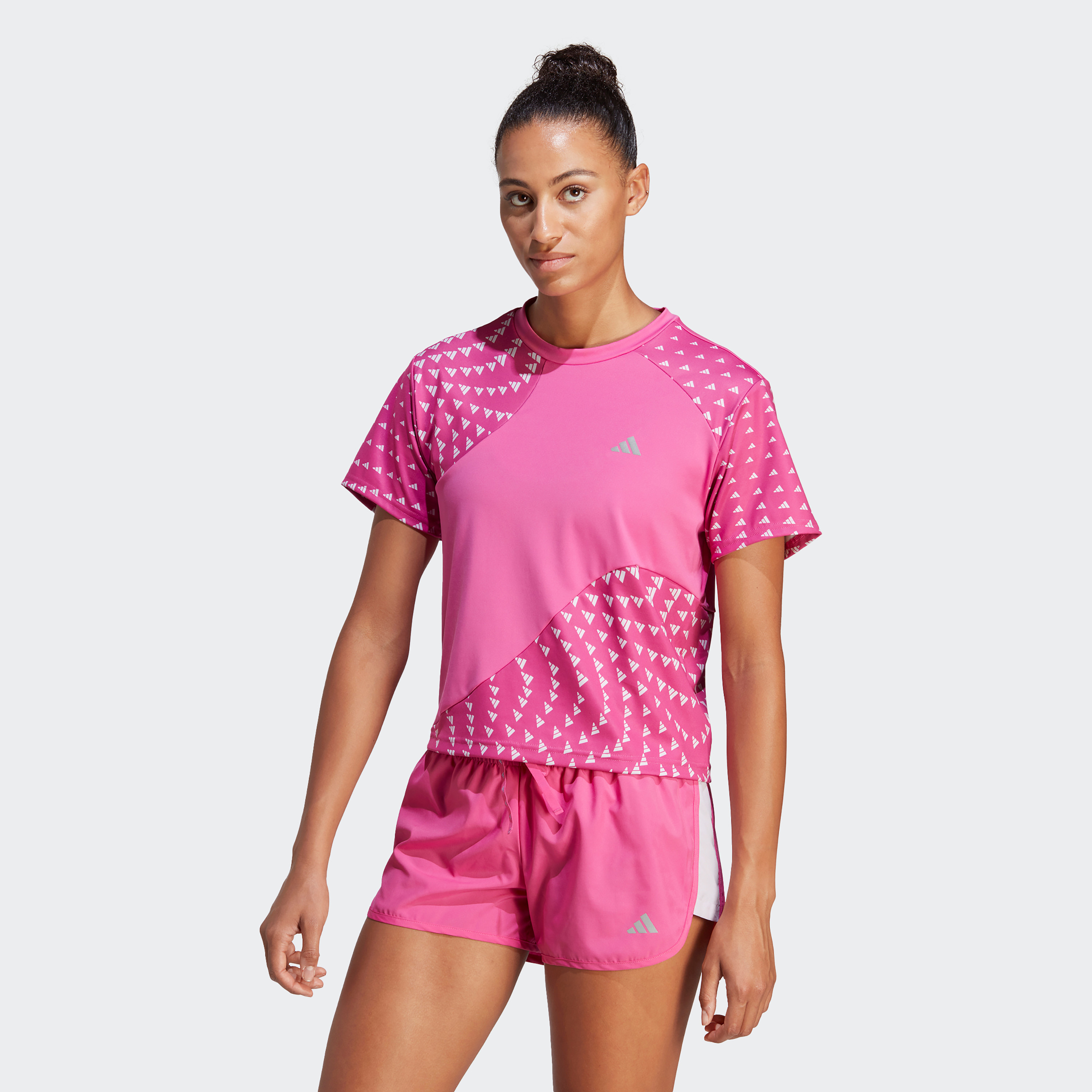  تي شيرت نسائي للجري مزين بلوجو ات بي ال من اديداس-sports-women-clothing-tshirtsandvests-image-1