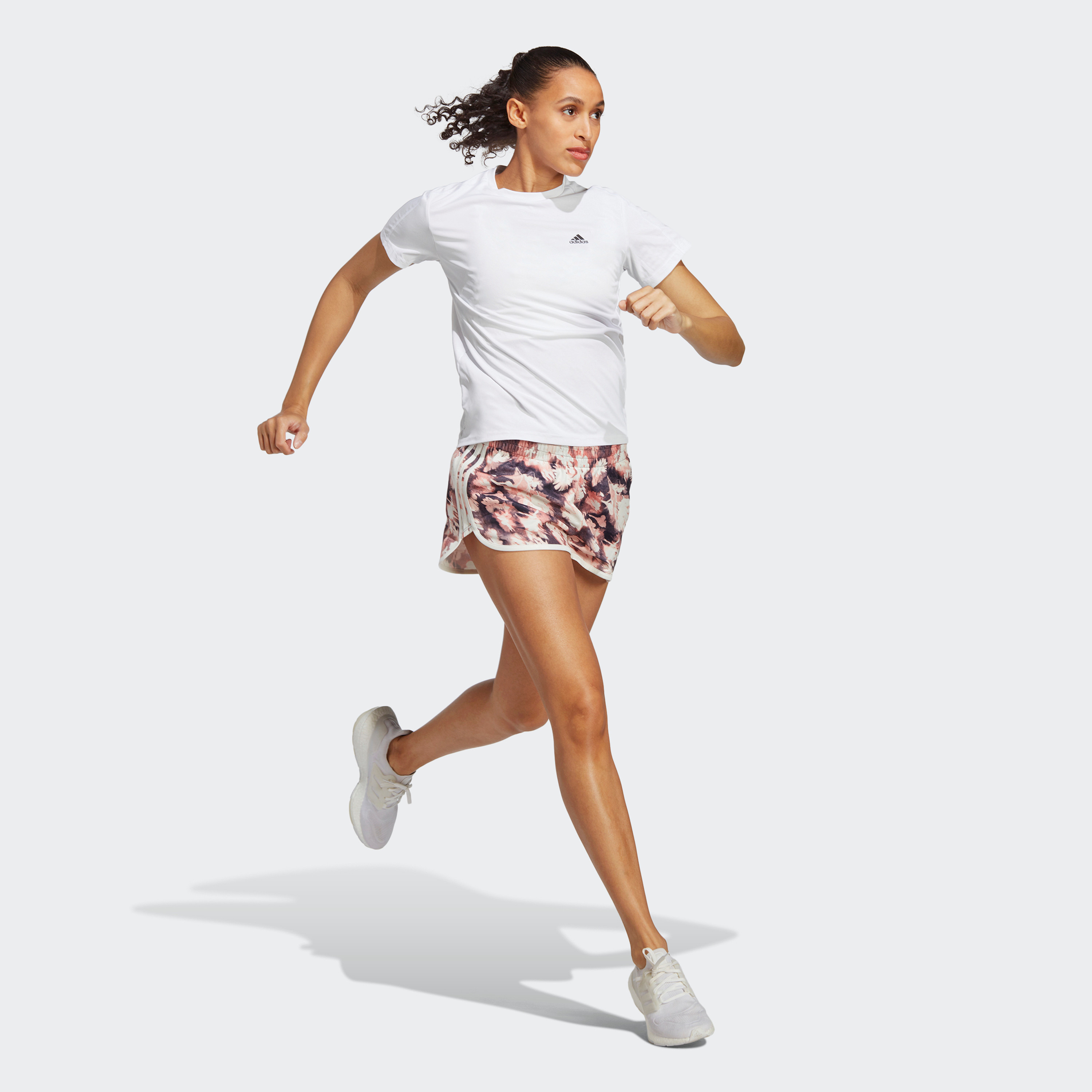 HR9965 | شورتس ذو ماراثون 20 كولر سمر للجري من اديداس للنساء-sports-women-clothing-athleticskirtsandshorts-image-2