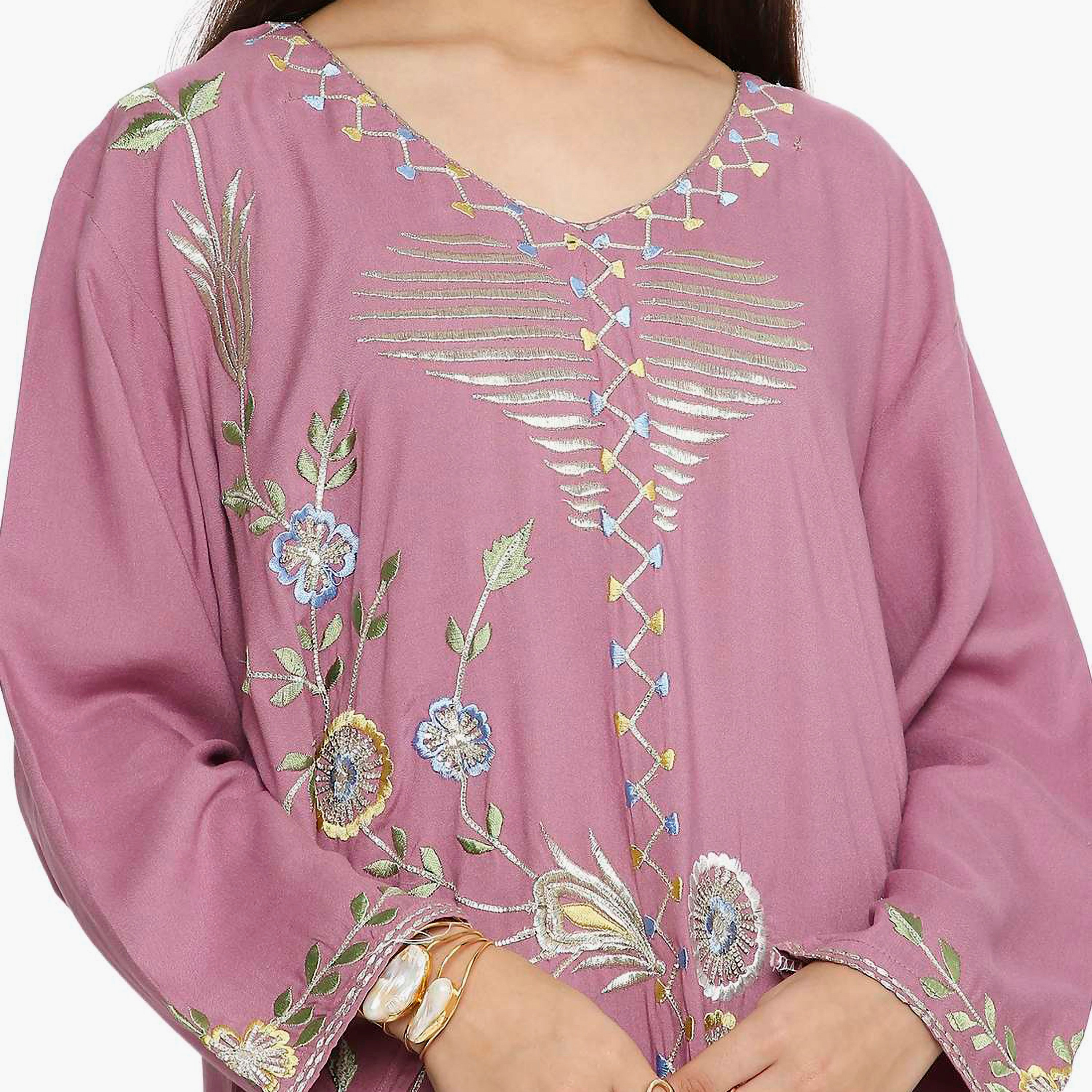 جلابية بأكمام طويلة مطرزة بزهور اللافندر الداكنة للبنات من هانا اند سارة-girls-arabicclothing-kaftans-image-2