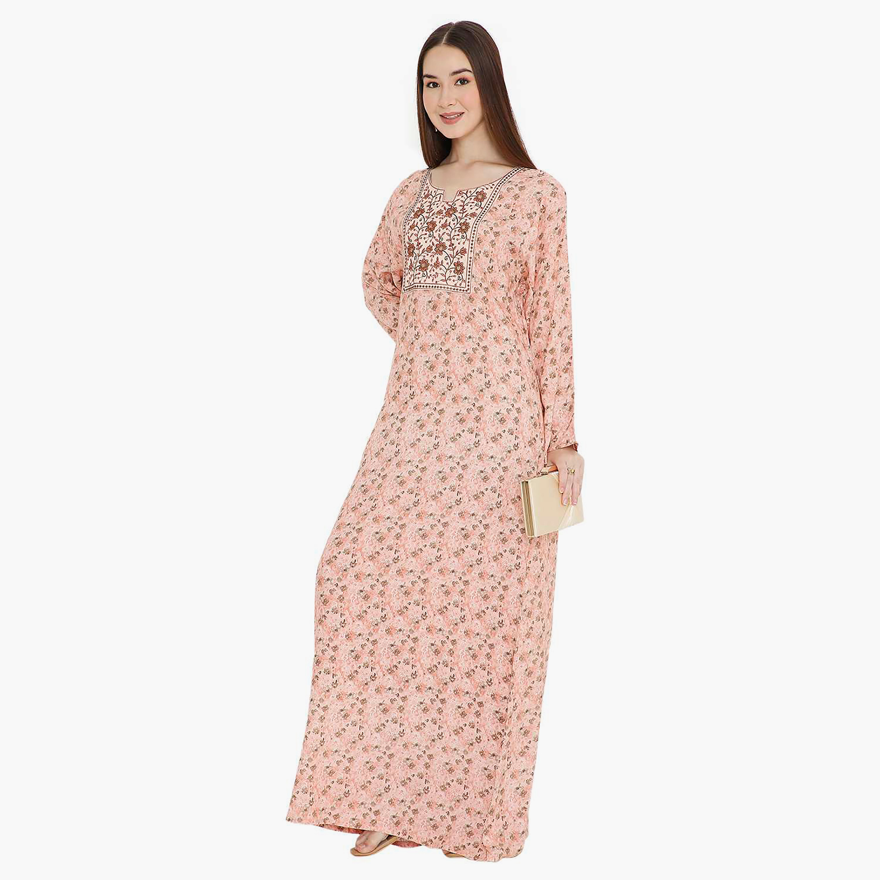 جلابية نسائية بتصميم نير مكشكش مطبوع عليه زهور وردية اللون ومطرزة من هانا اند سارة-women-arabicclothing-jalabiyas-image-3