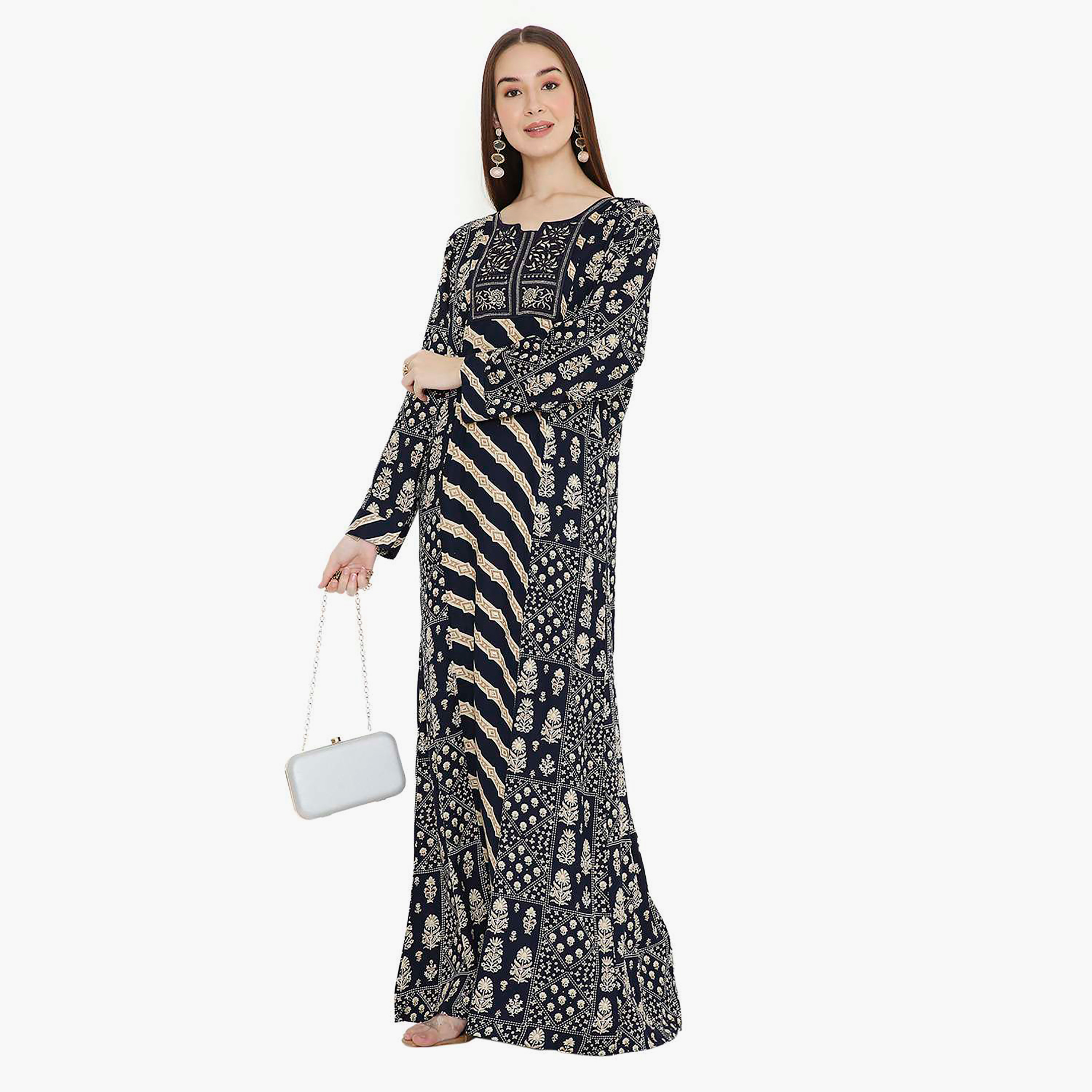 جلابية نسائية باللون الأزرق بطبعة زهور مطرزة وتصميم على شكل نير من هانا اند سارة-women-arabicclothing-jalabiyas-image-3