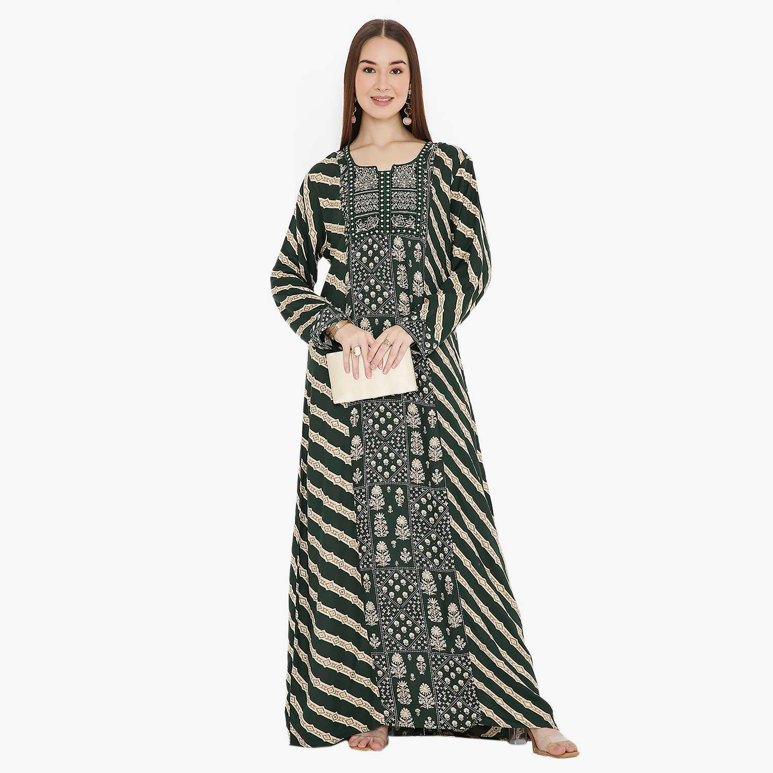 جلابية نسائية باللون الأخضر بطبعة زهور مطرزة وتصميم على شكل نير من هانا اند سارة-women-arabicclothing-jalabiyas-image-1