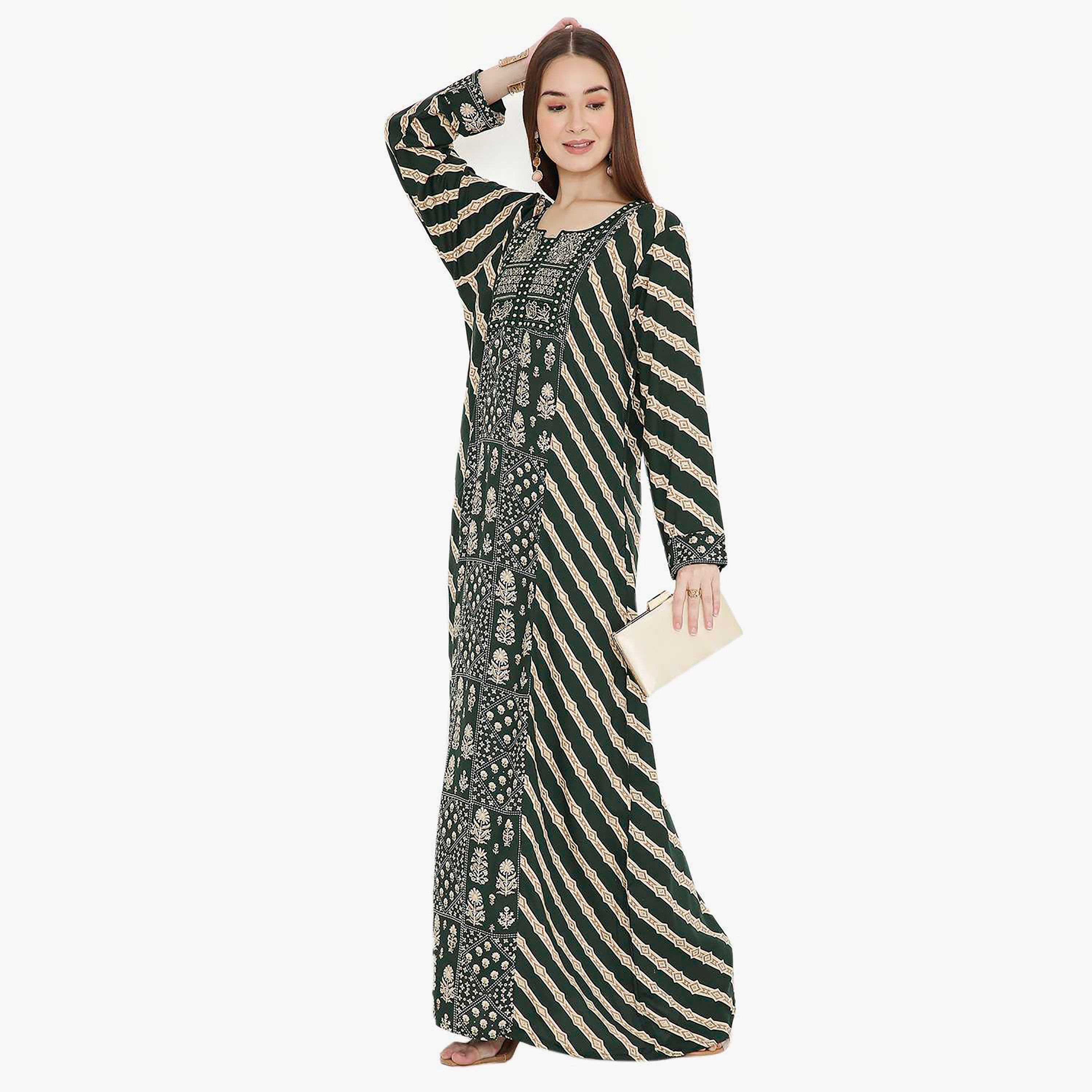 جلابية نسائية باللون الأخضر بطبعة زهور مطرزة وتصميم على شكل نير من هانا اند سارة-women-arabicclothing-jalabiyas-image-3