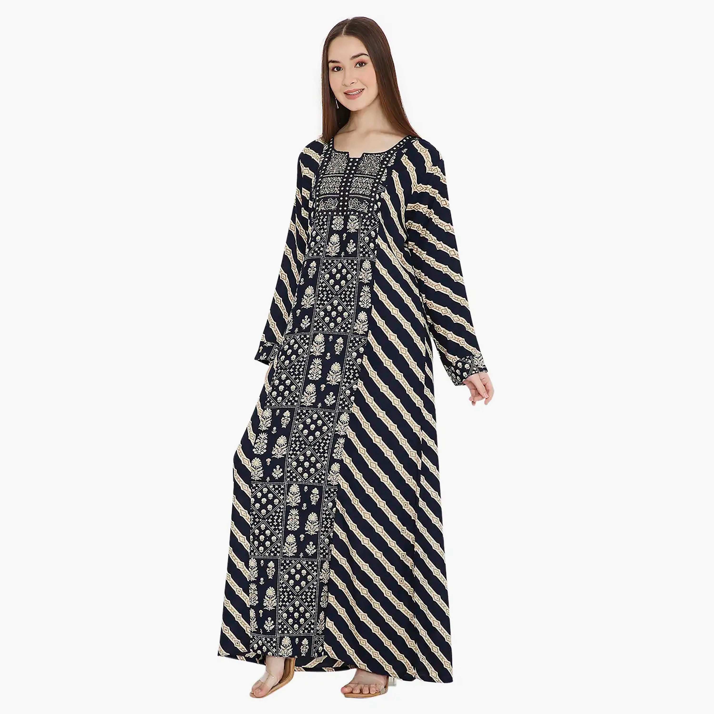 جلابية نسائية باللون الأزرق بطبعة زهور مطرزة وتصميم على شكل نير من هانا اند سارة-women-arabicclothing-jalabiyas-image-3