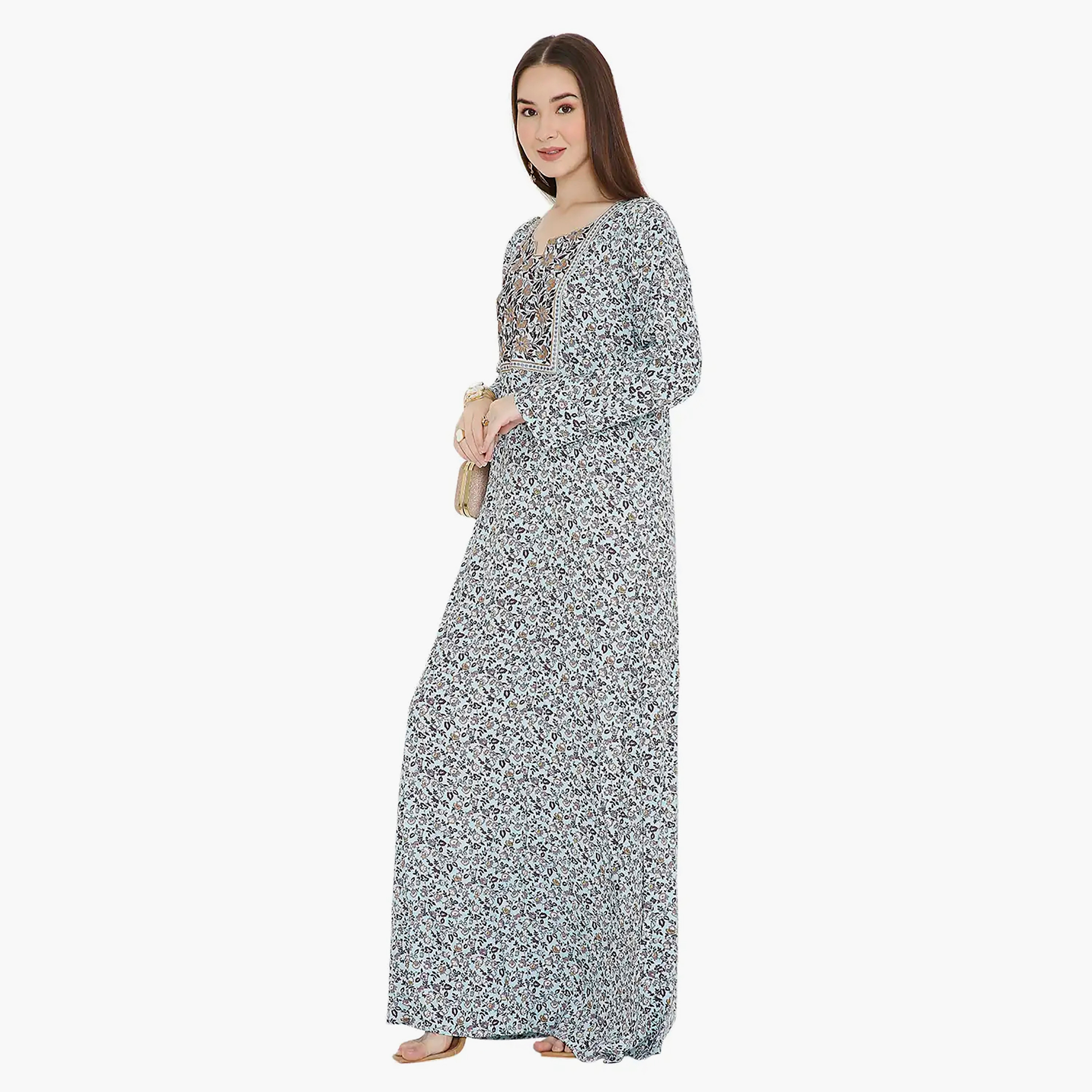 جلابية نسائية باللون الأزرق بطبعة زهور مطرزة وتصميم على شكل نير من هانا اند سارة-women-arabicclothing-jalabiyas-image-2