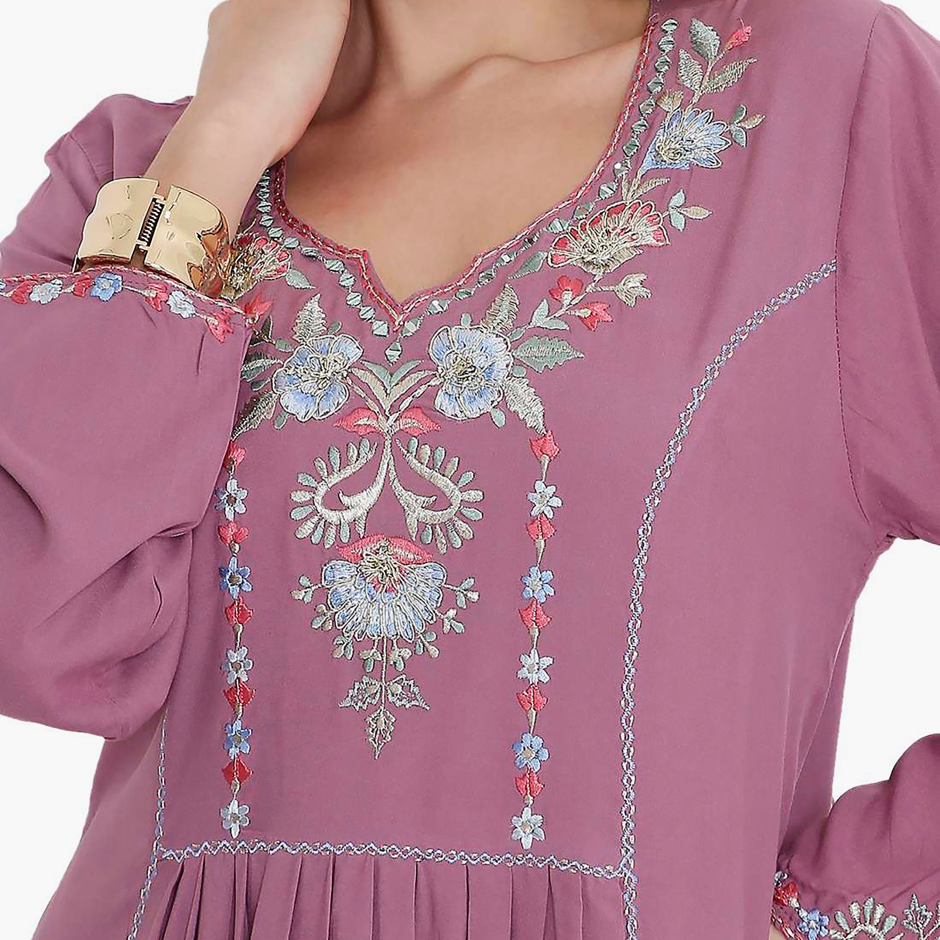 جلابية مطرزة بطيات من هانا اند سارة-women-arabicclothing-jalabiyas-image-13