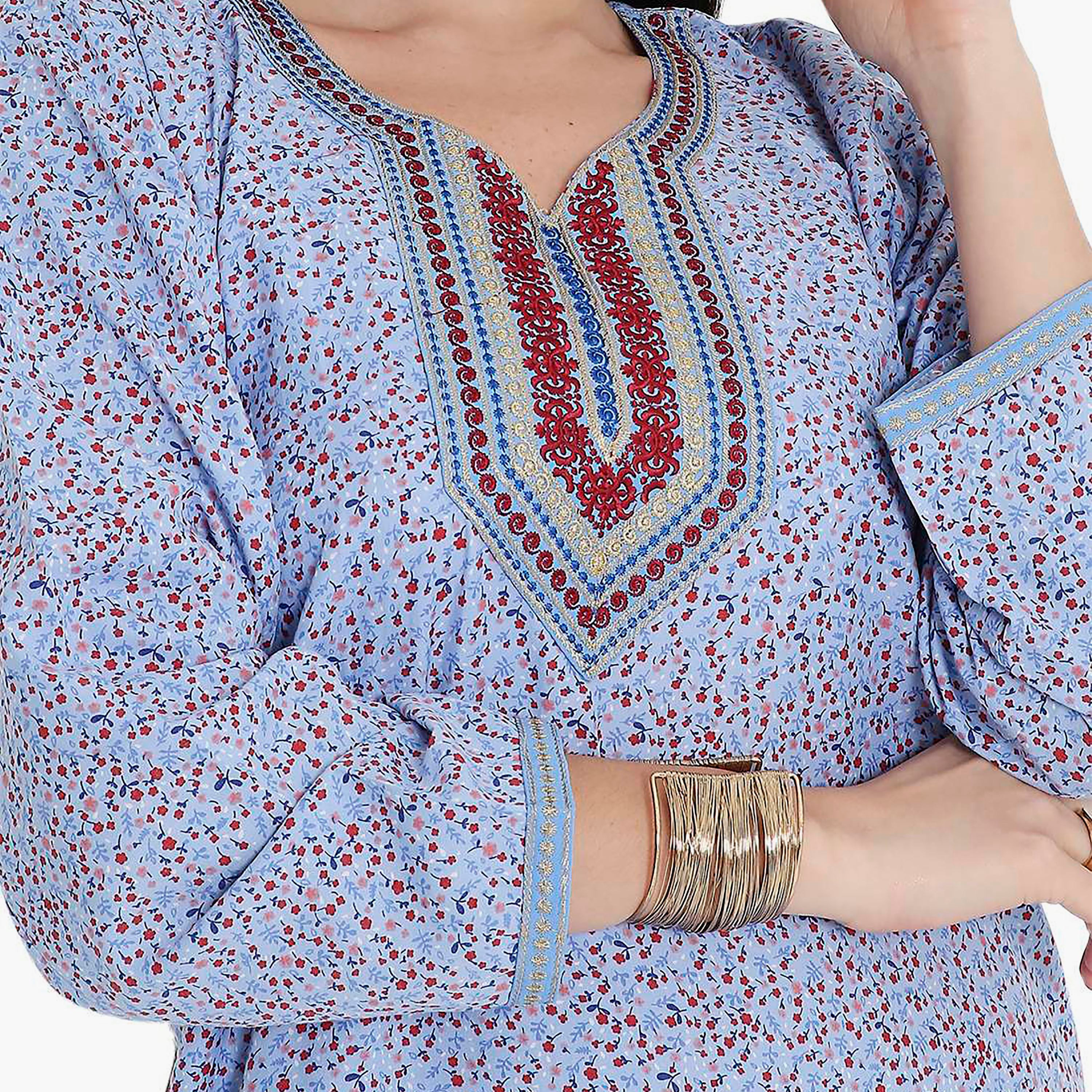 جلابية بطبعات الأزهار الكاملة والتطريز على الياقة من هانا اند سارة-women-arabicclothing-jalabiyas-image-3