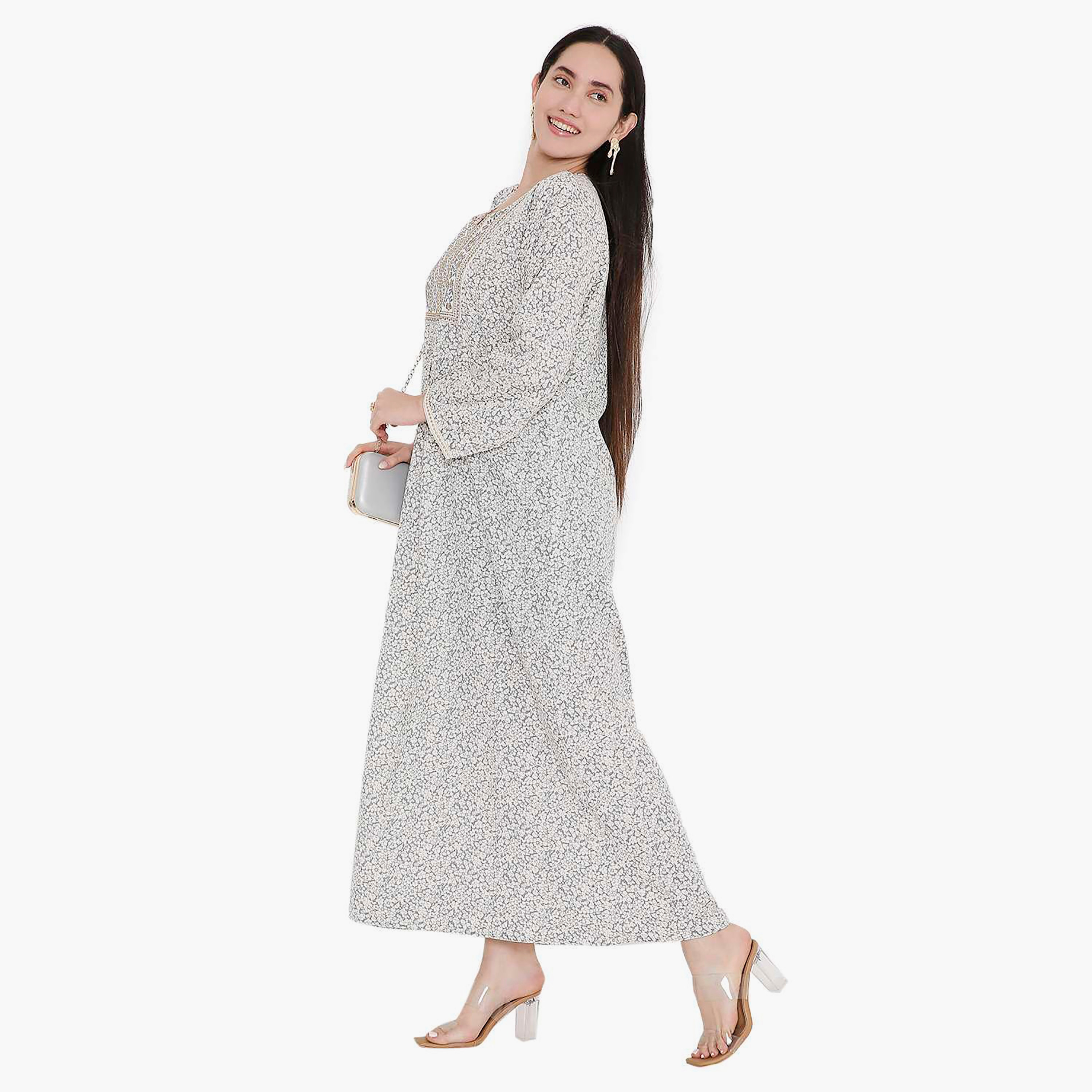 جلابية بطبعات الأزهار الكاملة والتطريز على الياقة من هانا اند سارة-women-arabicclothing-jalabiyas-image-4