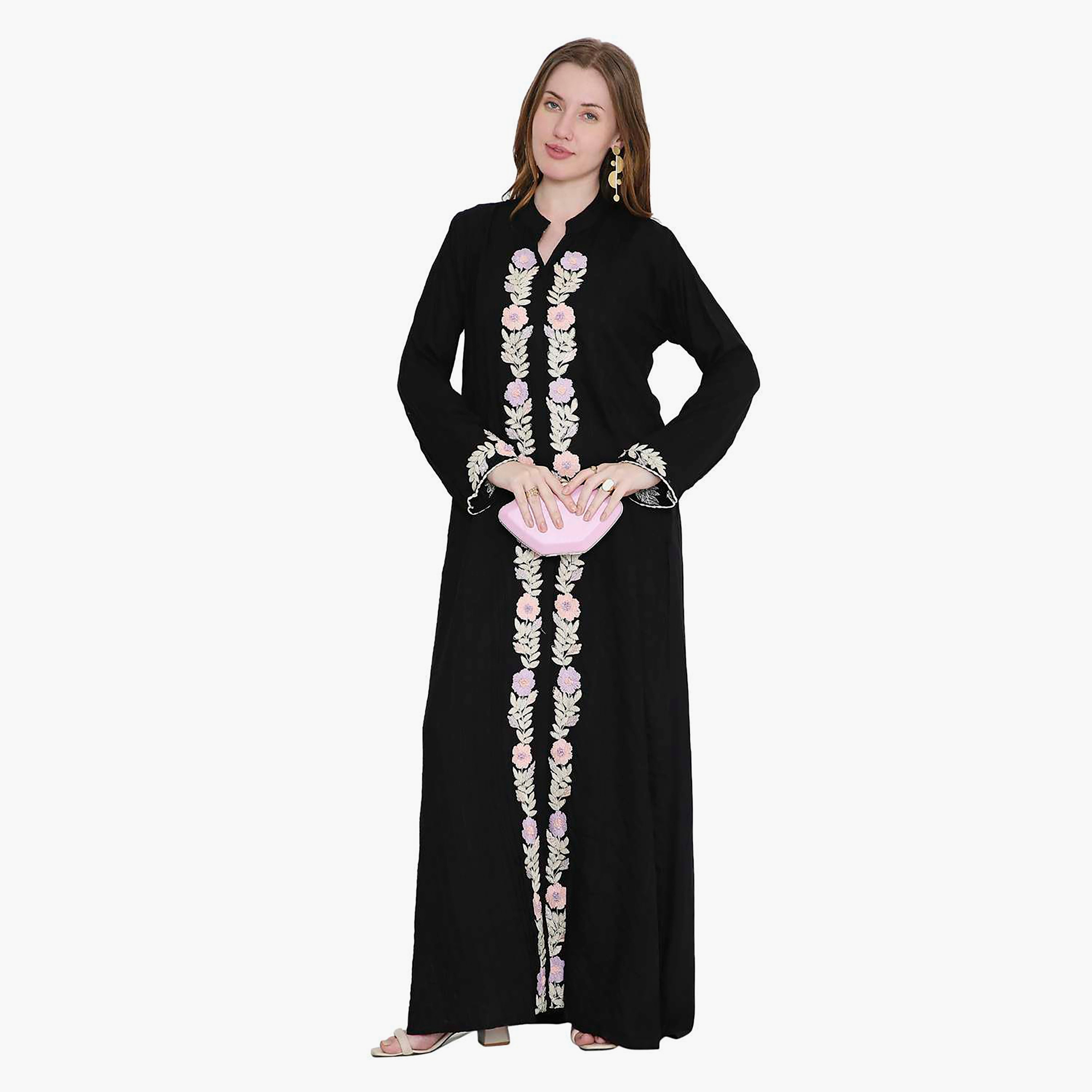 جلابية نسائية مطرزة وياقة ماندارين باللون الأسود من هانا اند سارة-women-arabicclothing-jalabiyas-image-1