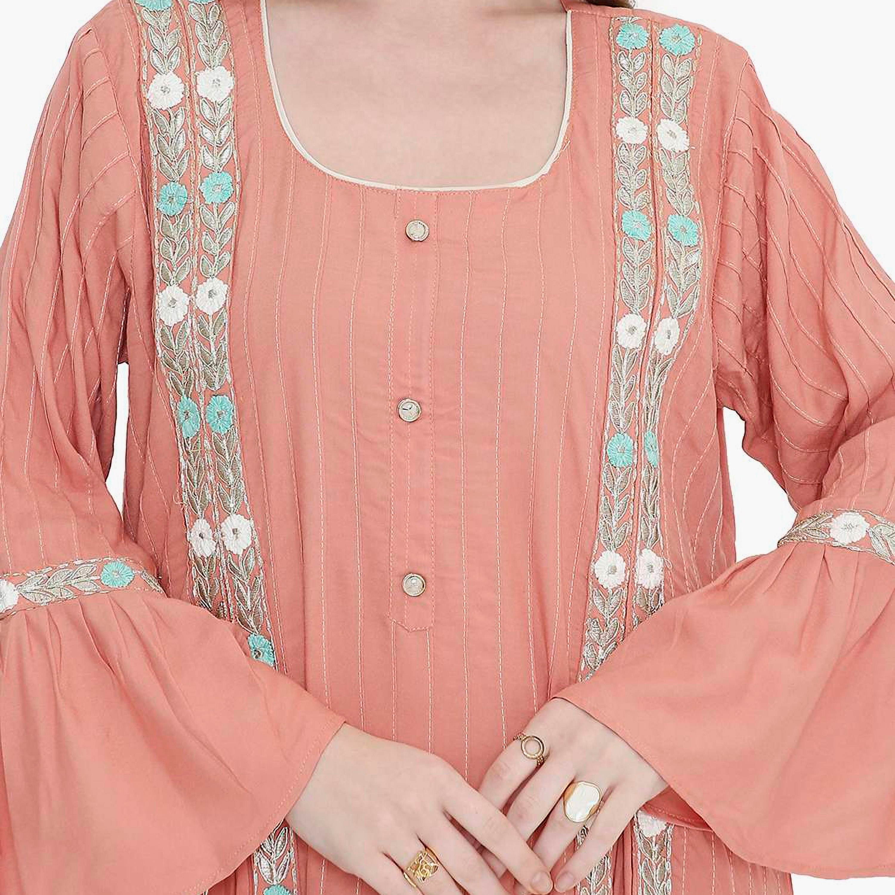 جلابية نسائية مطرزة ورقبة مربعة إغلاق بدبوس من هانا اند سارة-women-arabicclothing-jalabiyas-image-7