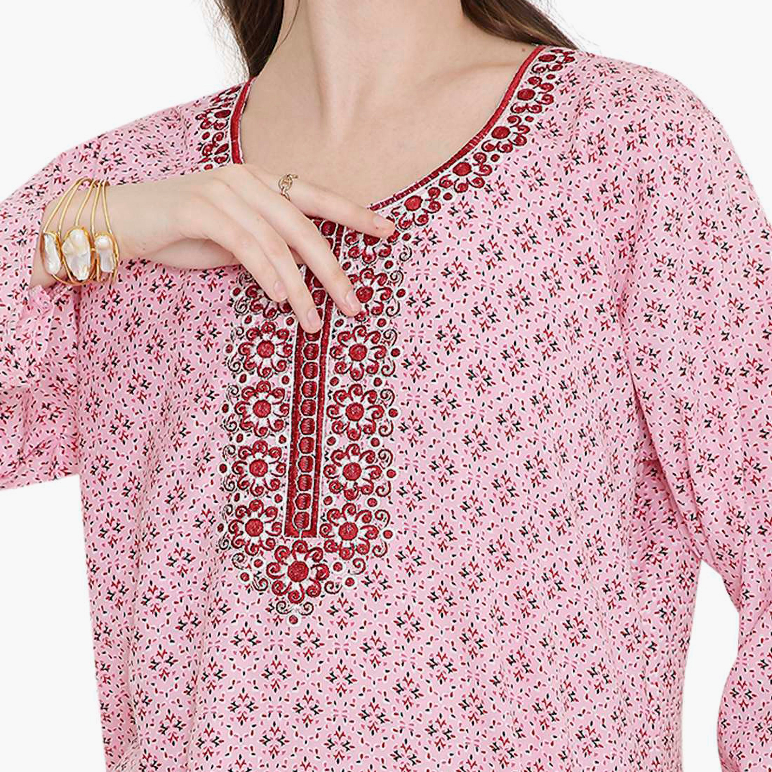جلابية نسائية مطرزة و بنقشة هندسية من هانا أند سارة-women-arabicclothing-jalabiyas-image-12