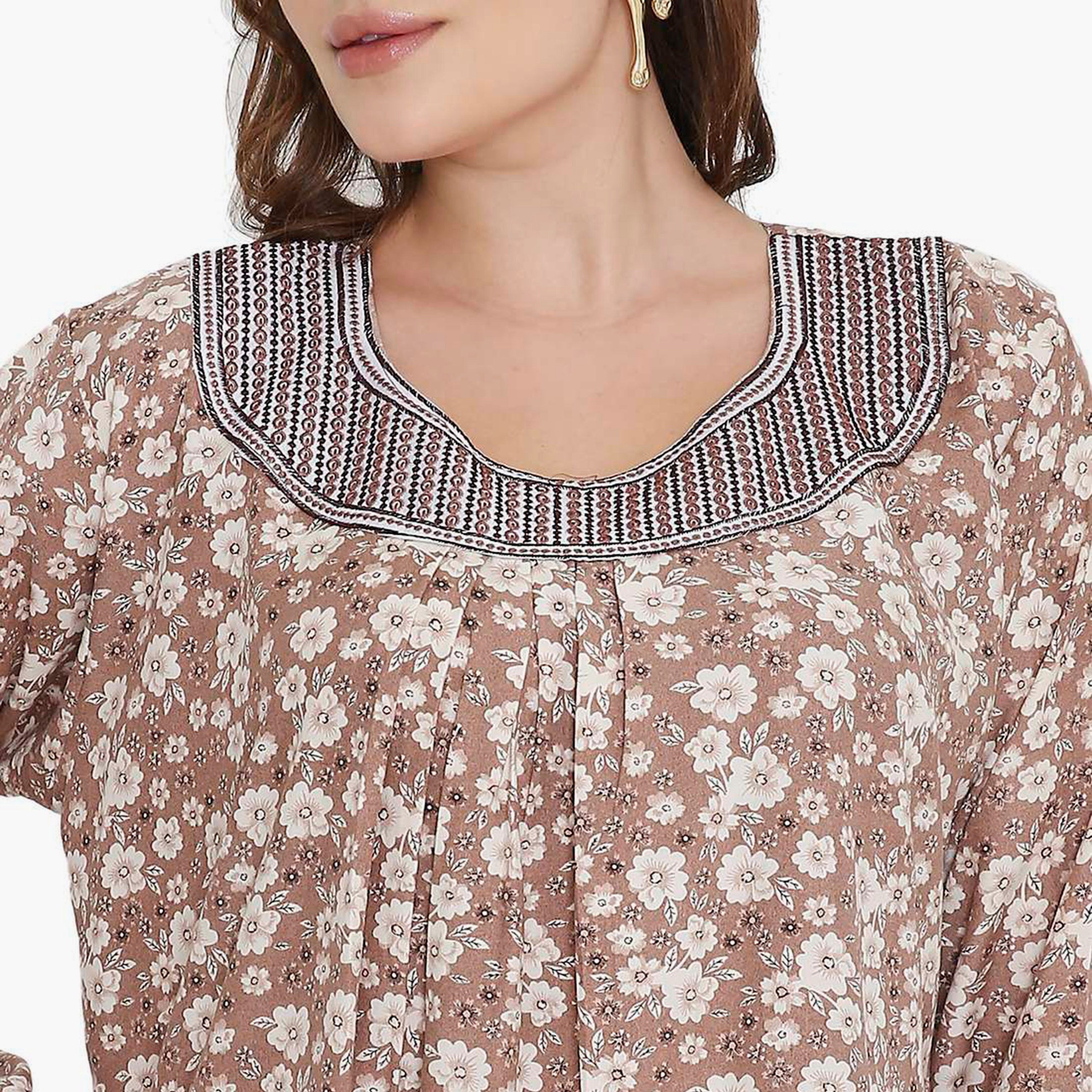 جلابية نسائية بطبعة زهور وياقة مطرزة من هنا أند سارة-women-arabicclothing-jalabiyas-image-2