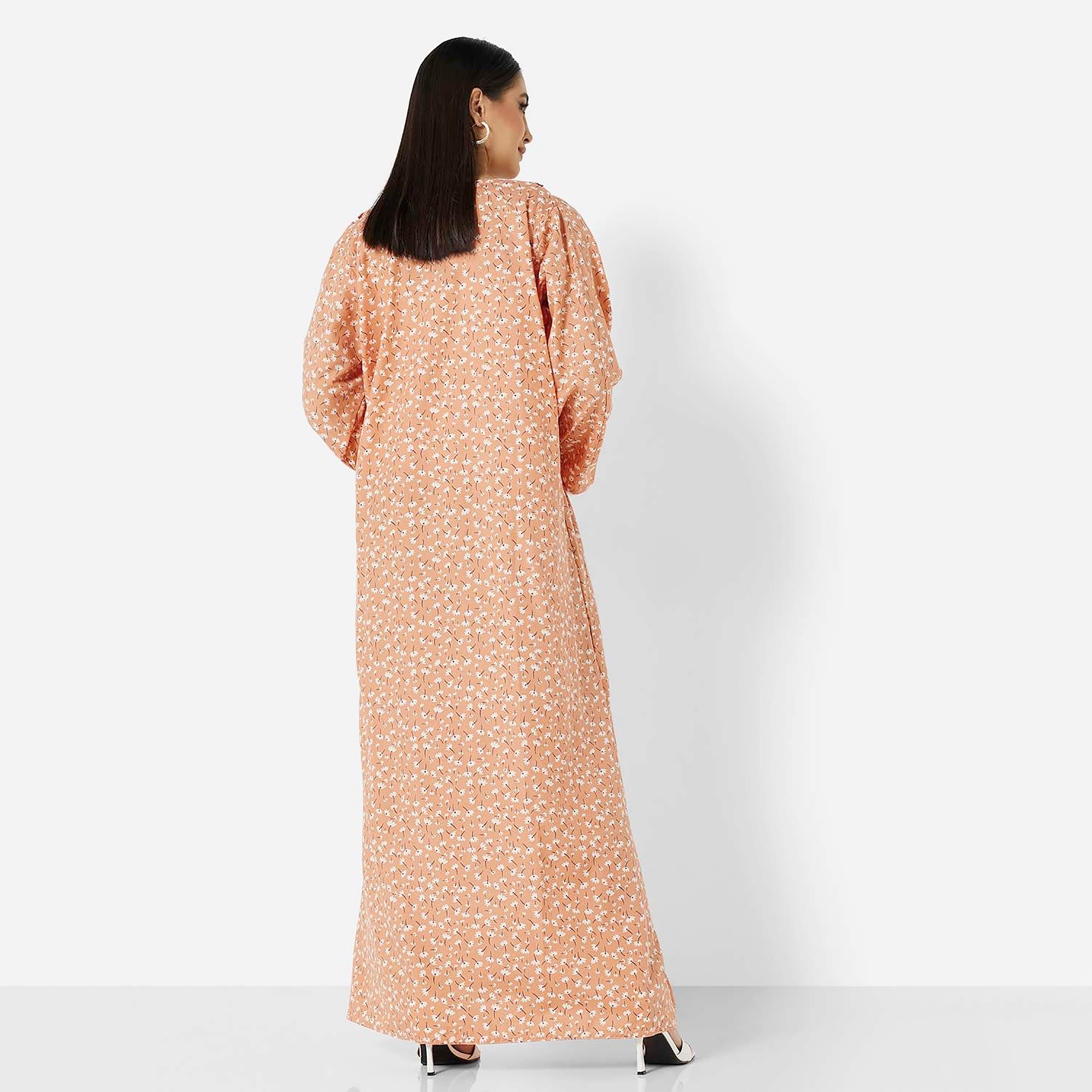 هناء وسارة جلابية نسائية باللون الوردي مطرزة برقبة مربعة-women-arabicclothing-jalabiyas-image-4
