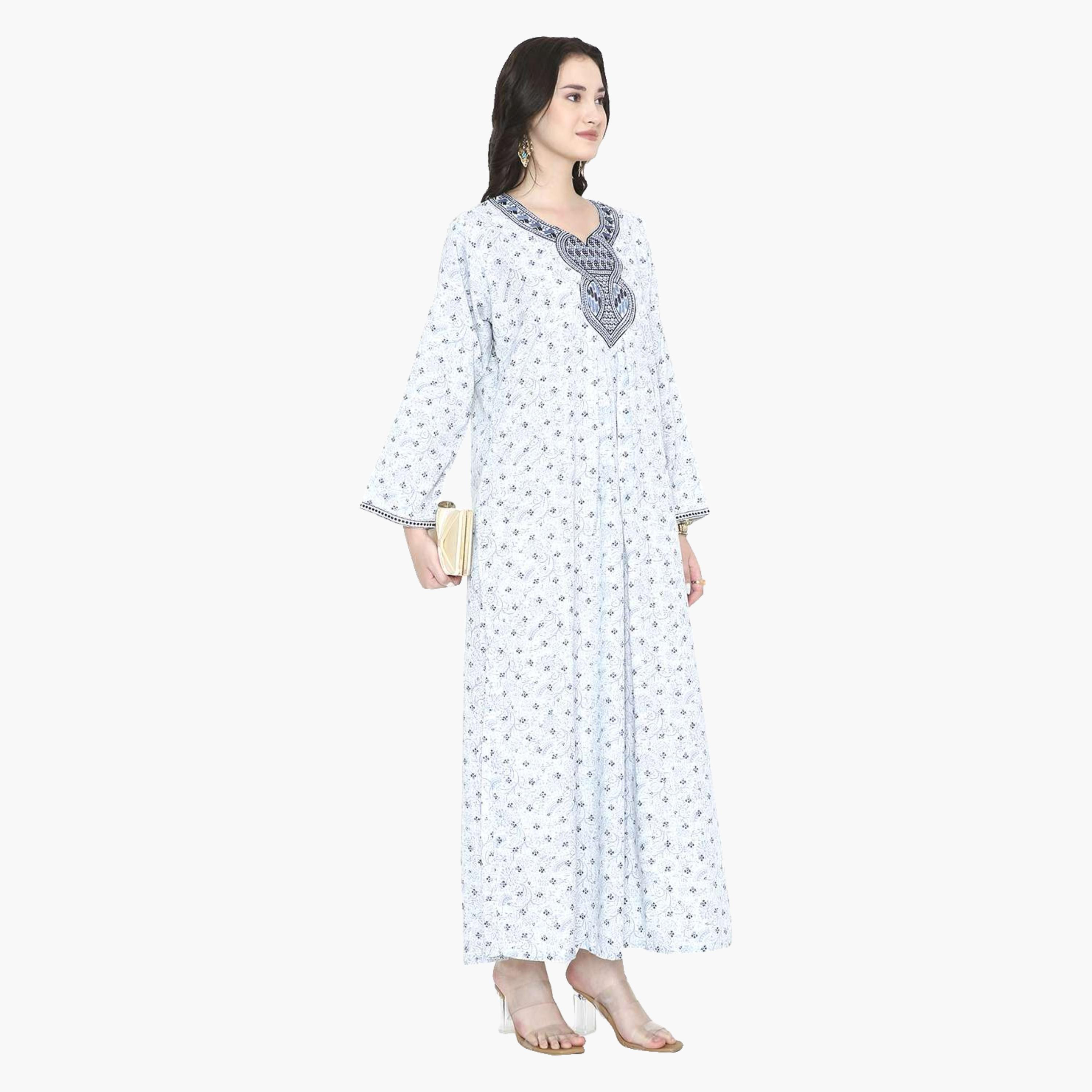 جلابية نسائية بياقة على شكل فتحة وطبعات ورود وأشكال هندسية من هانا اند سارة-women-arabicclothing-jalabiyas-image-13