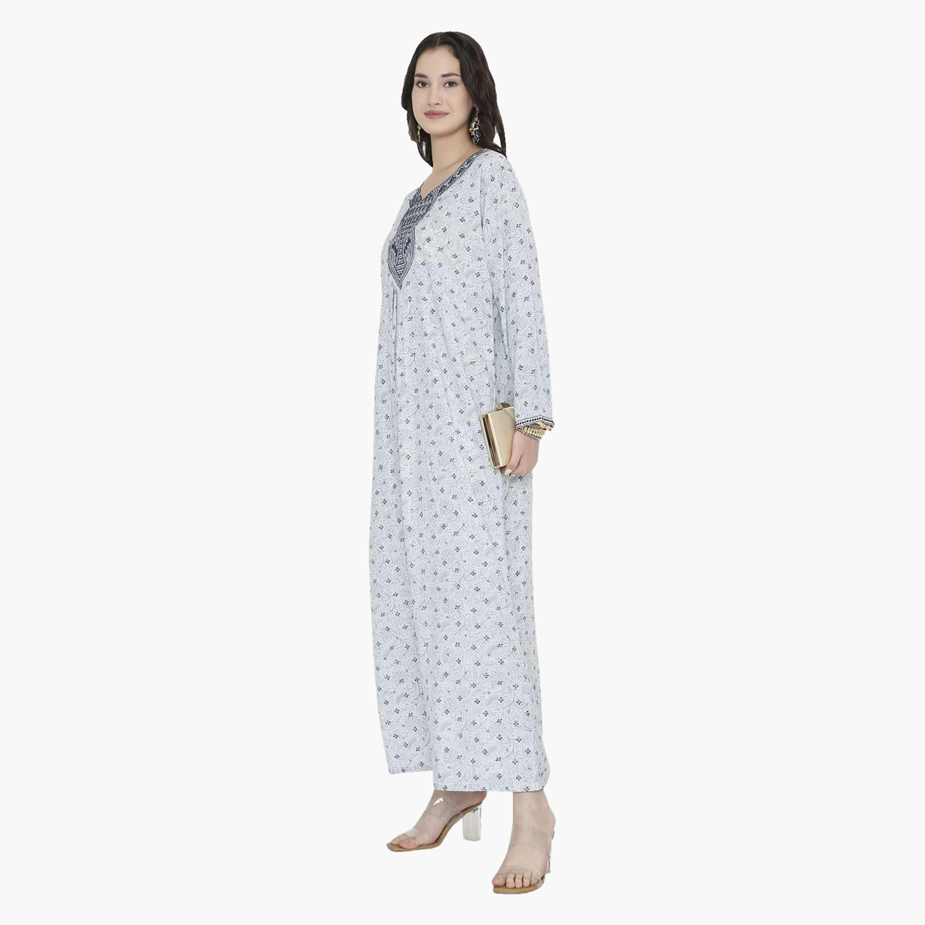 جلابية نسائية بياقة على شكل فتحة وطبعات ورود وأشكال هندسية من هانا اند سارة-women-arabicclothing-jalabiyas-image-14