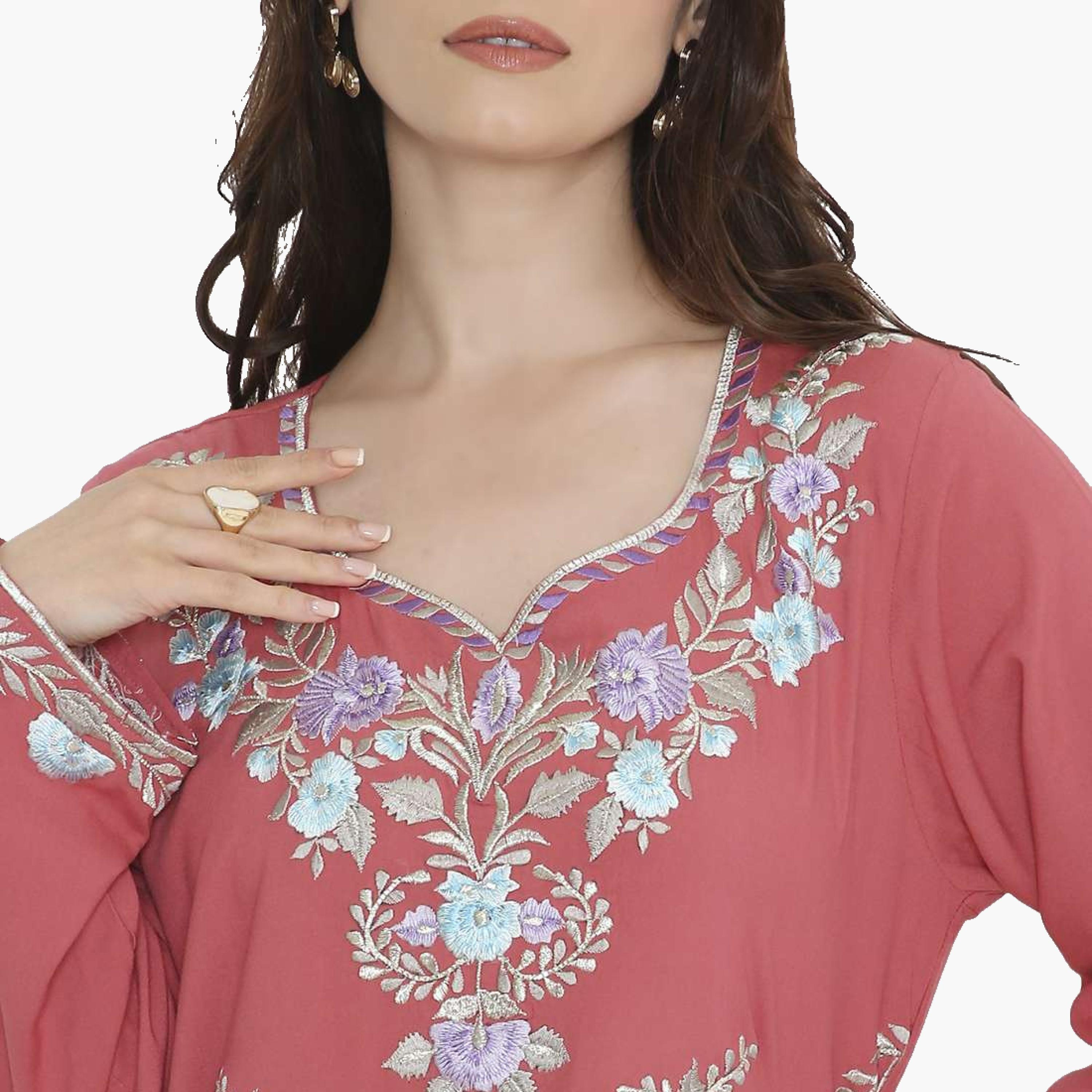 جلابية سهرة نسائية مطرزة بالورود بياقة على شكل فتحة من هانا اند سارة-women-arabicclothing-jalabiyas-image-12