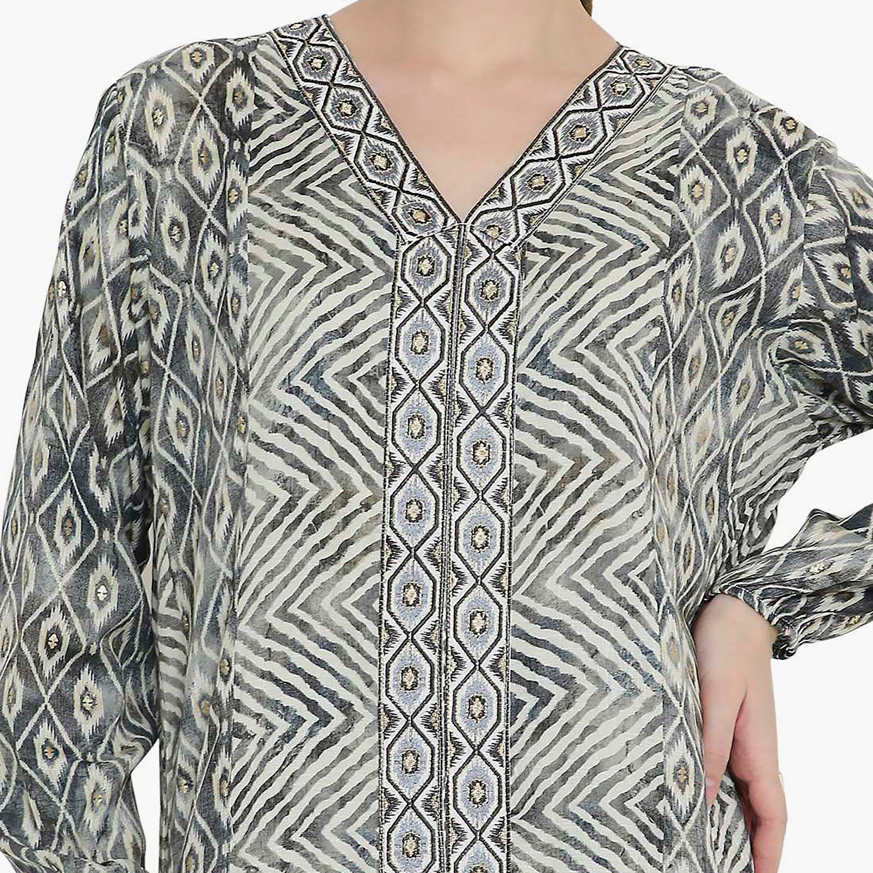جلابية نسائية مخططة بنقوش شيفرون وتطريز من هانا اند سارة.-women-arabicclothing-jalabiyas-image-7