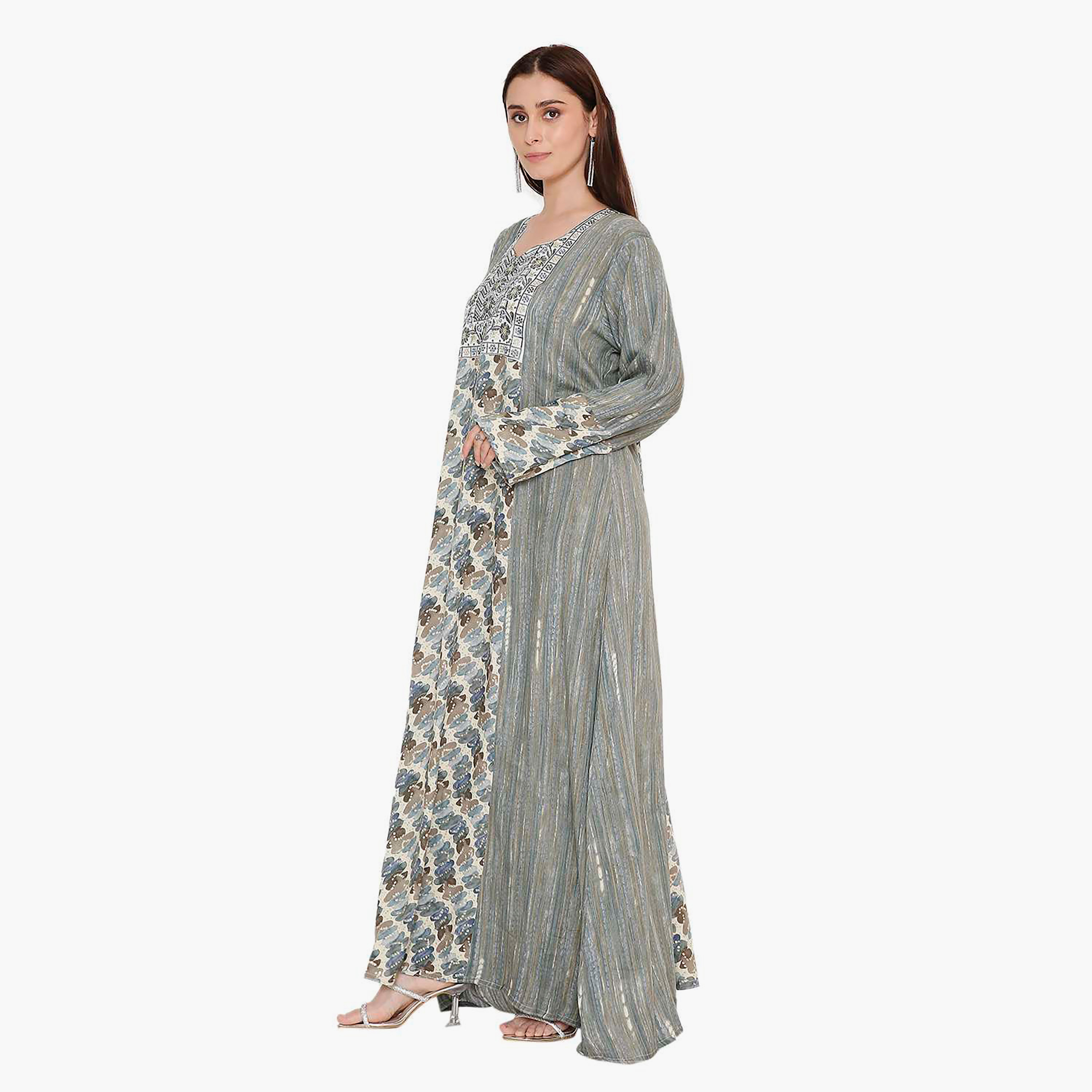 جلابية نسائية رمادية مطبوعة ومطرزة على الصدر من هانا اند سارة.-women-arabicclothing-jalabiyas-image-4