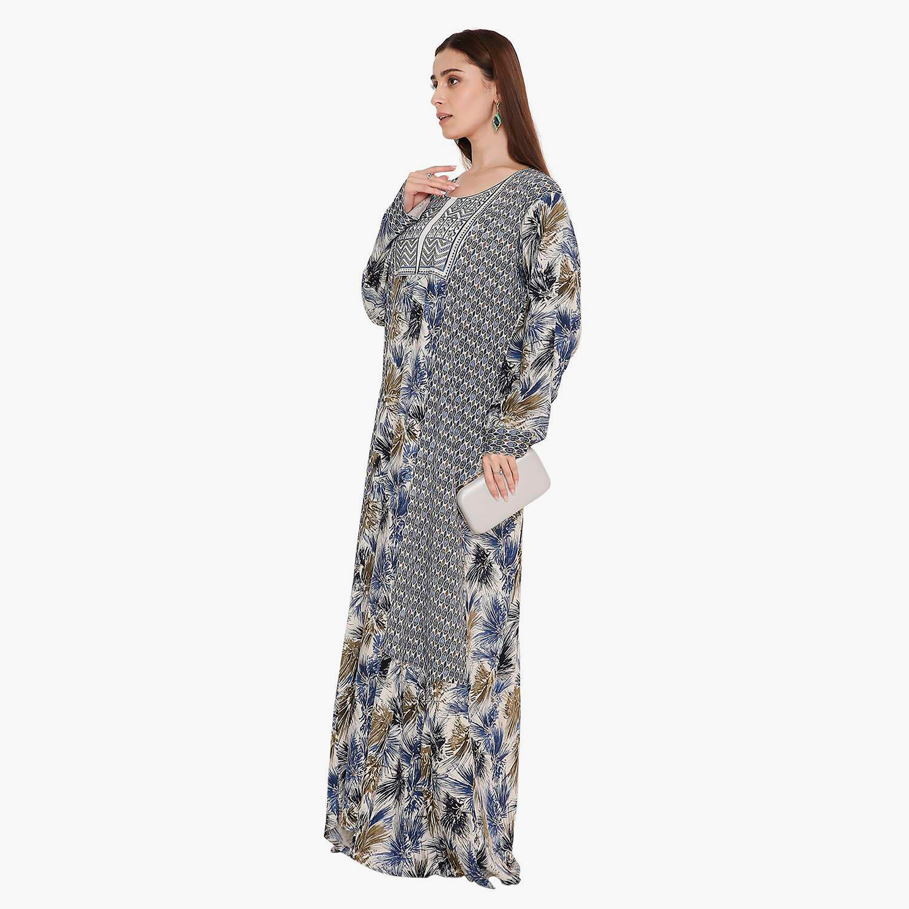 جلابية نسائية زرقاء بطبعة هندسية وتطريز على الصدر من هانا اند سارة.-women-arabicclothing-jalabiyas-image-4
