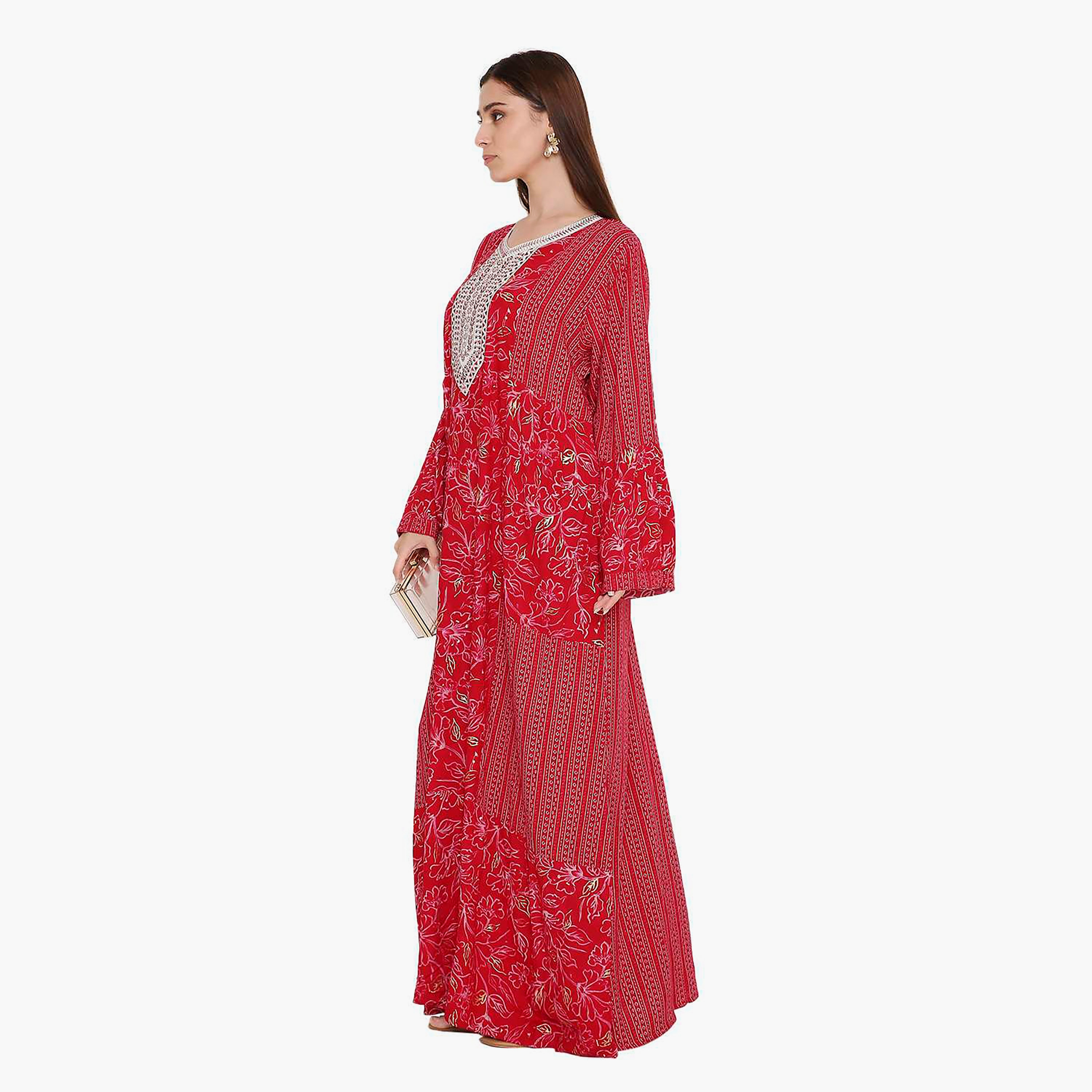 جلابية نسائية حمراء بأكمام واسعة وطبعة زهور وتطريز على الصدر من هانا اند سارة.-women-arabicclothing-jalabiyas-image-4