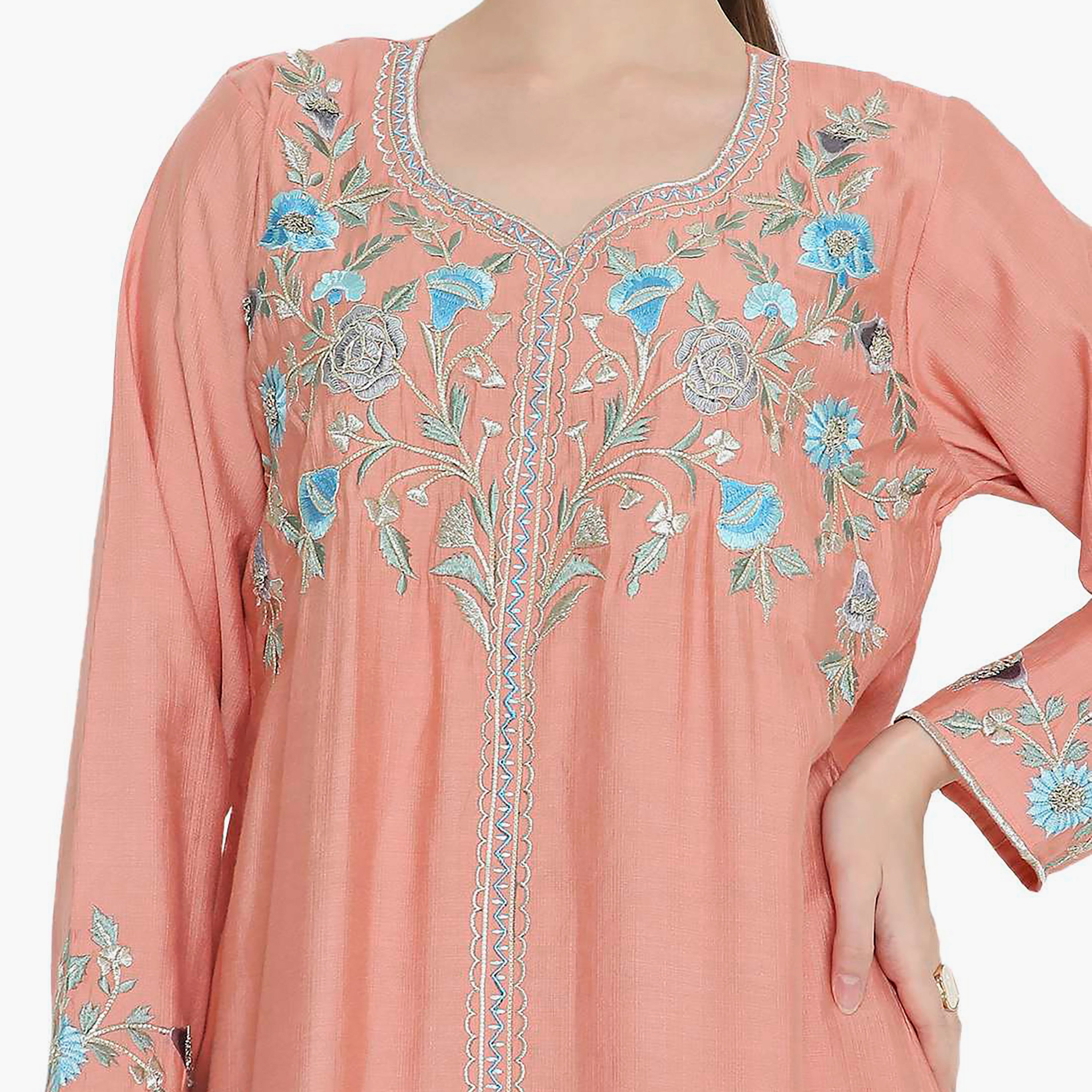 جلابية نسائية وردية مطرزة بنقش زهور من هانا اند سارة.-women-arabicclothing-jalabiyas-image-2
