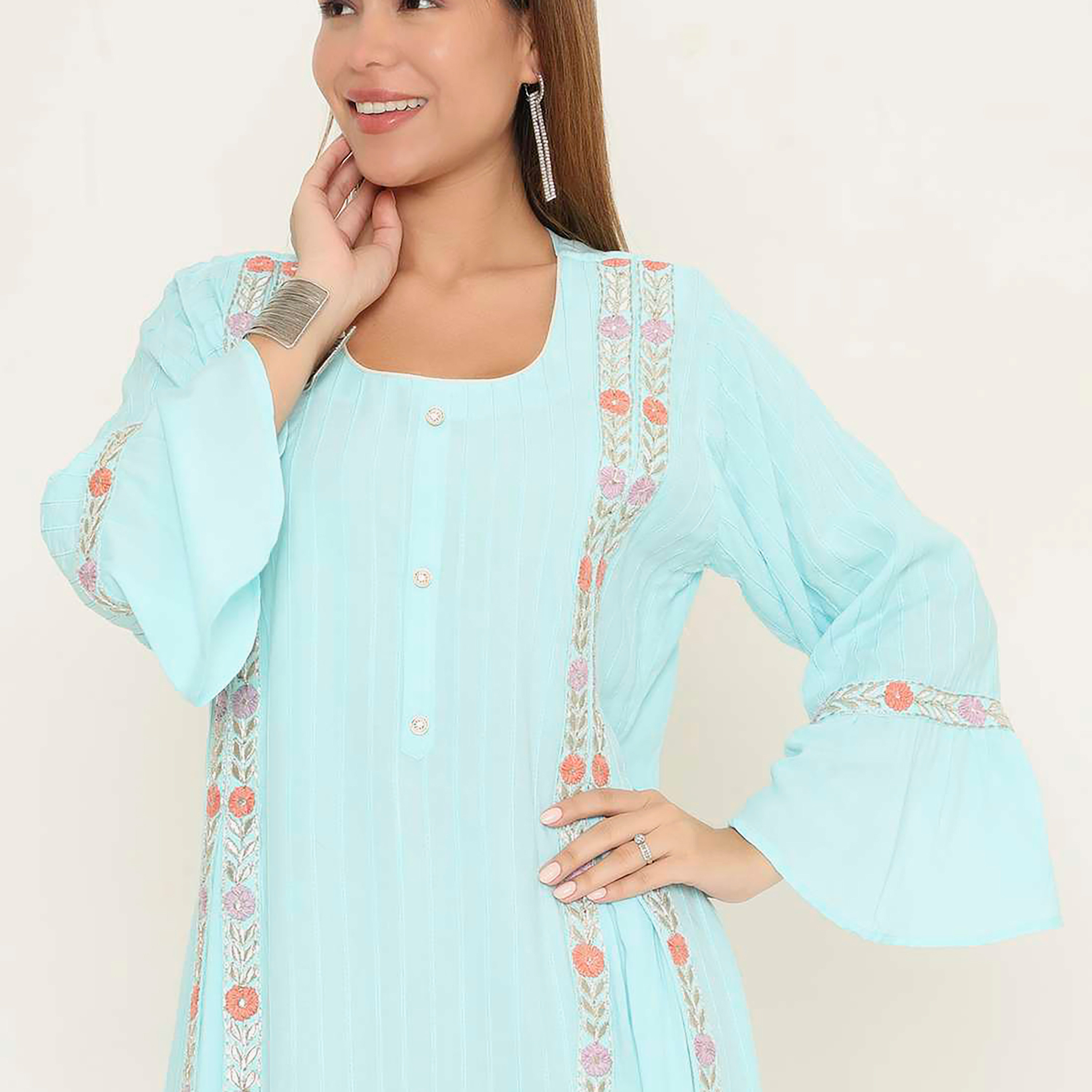 جلابية نسائية سهرة بتطريز زهور وياقة مربعة وأكمام جرس من هنا اند سارة.-women-arabicclothing-jalabiyas-image-2