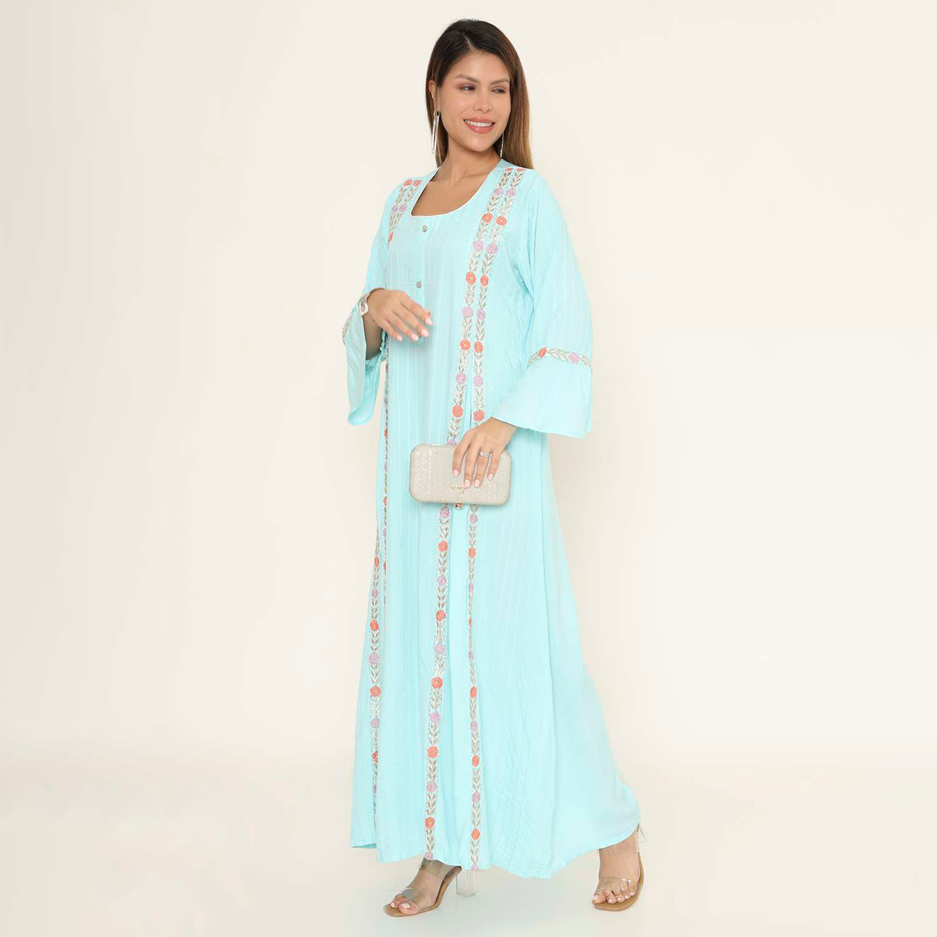 جلابية نسائية سهرة بتطريز زهور وياقة مربعة وأكمام جرس من هنا اند سارة.-women-arabicclothing-jalabiyas-image-3