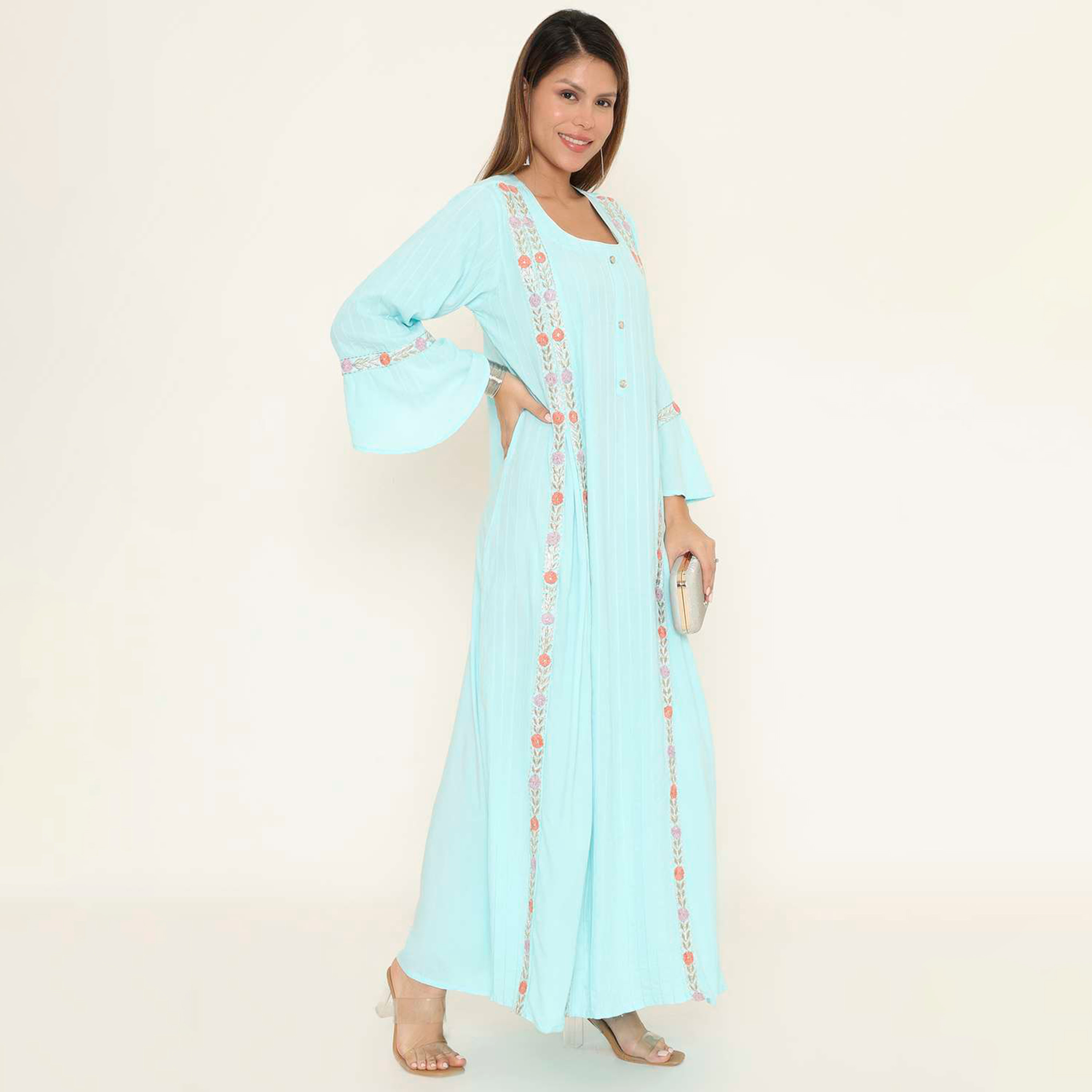 جلابية نسائية سهرة بتطريز زهور وياقة مربعة وأكمام جرس من هنا اند سارة.-women-arabicclothing-jalabiyas-image-4