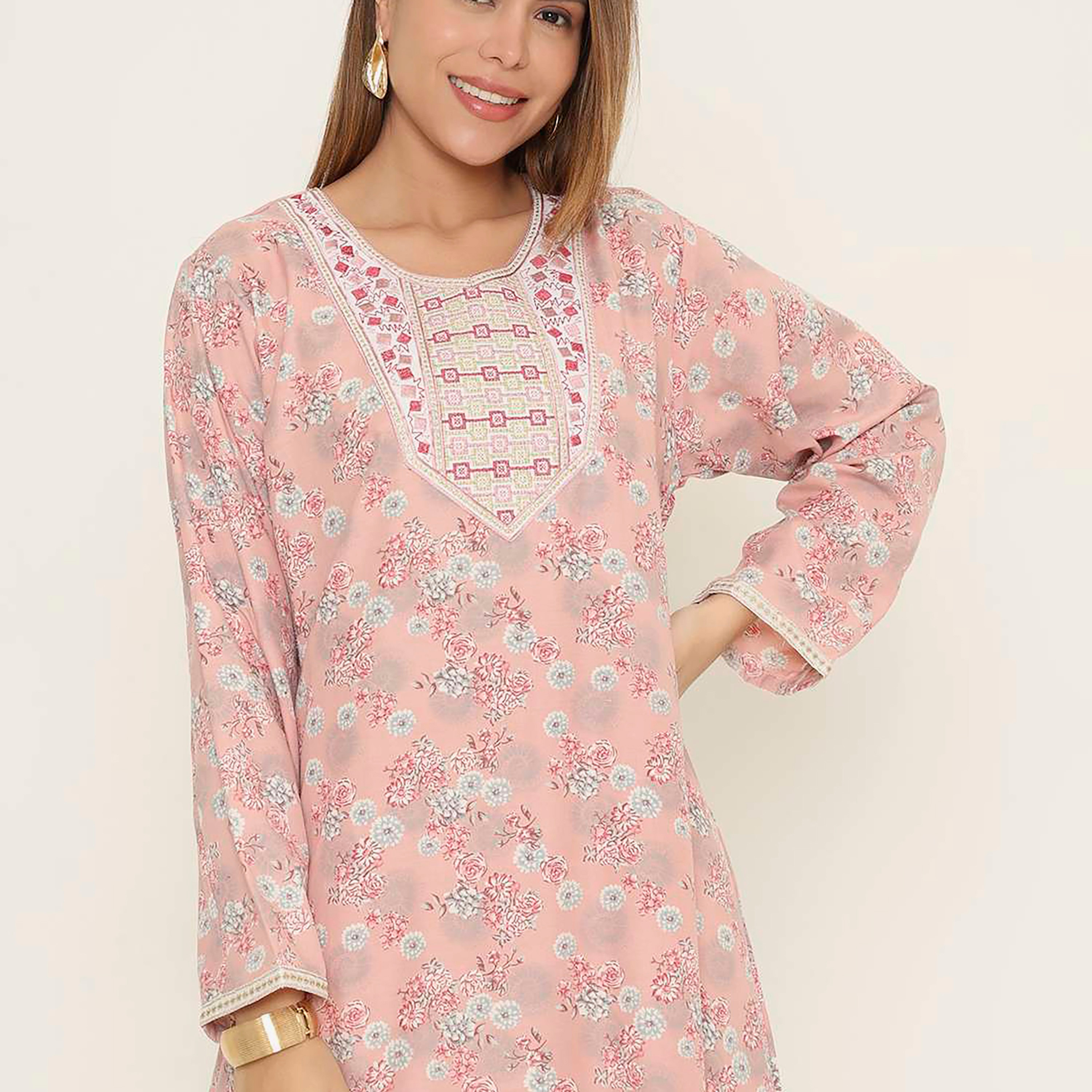 جلابية نسائية كاجوال بطبعة زهور من هنا اند سارة.-women-arabicclothing-jalabiyas-image-2