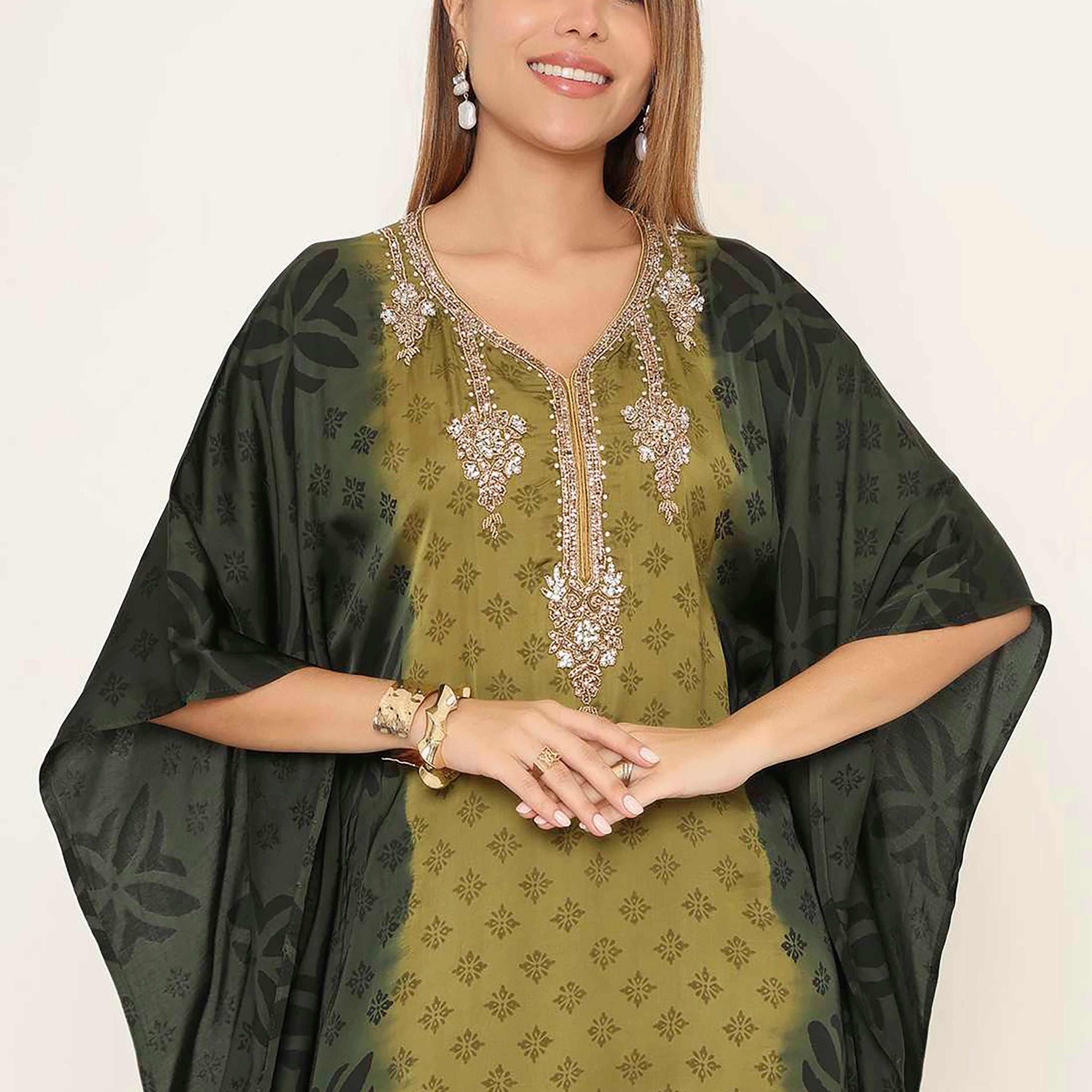 جلابية نسائية بتصميم قفطان سهرة بطبعة أشكال هندسية متعددة الألوان من هنا اند سارة.-women-clothing-dresses-image-2